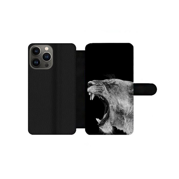 MuchoWow Handyhülle Tiere - Löwe - Schwarz - Weiß - Porträt Handyhülle Telefonhülle Apple iPhone 13 Pro Max