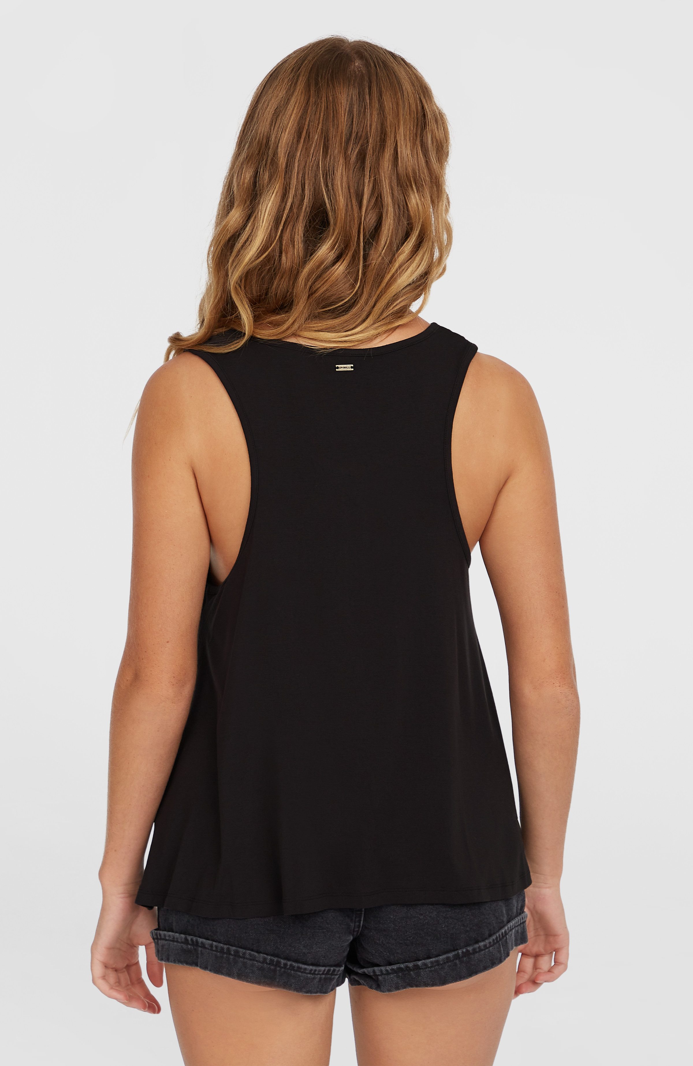O'Neill Tanktop ESSENTIALS TOKEENA EMBROIDERY TANK mit bestickten Einsätzen am U-Ausschnitt, aus Viskose und Elasthan