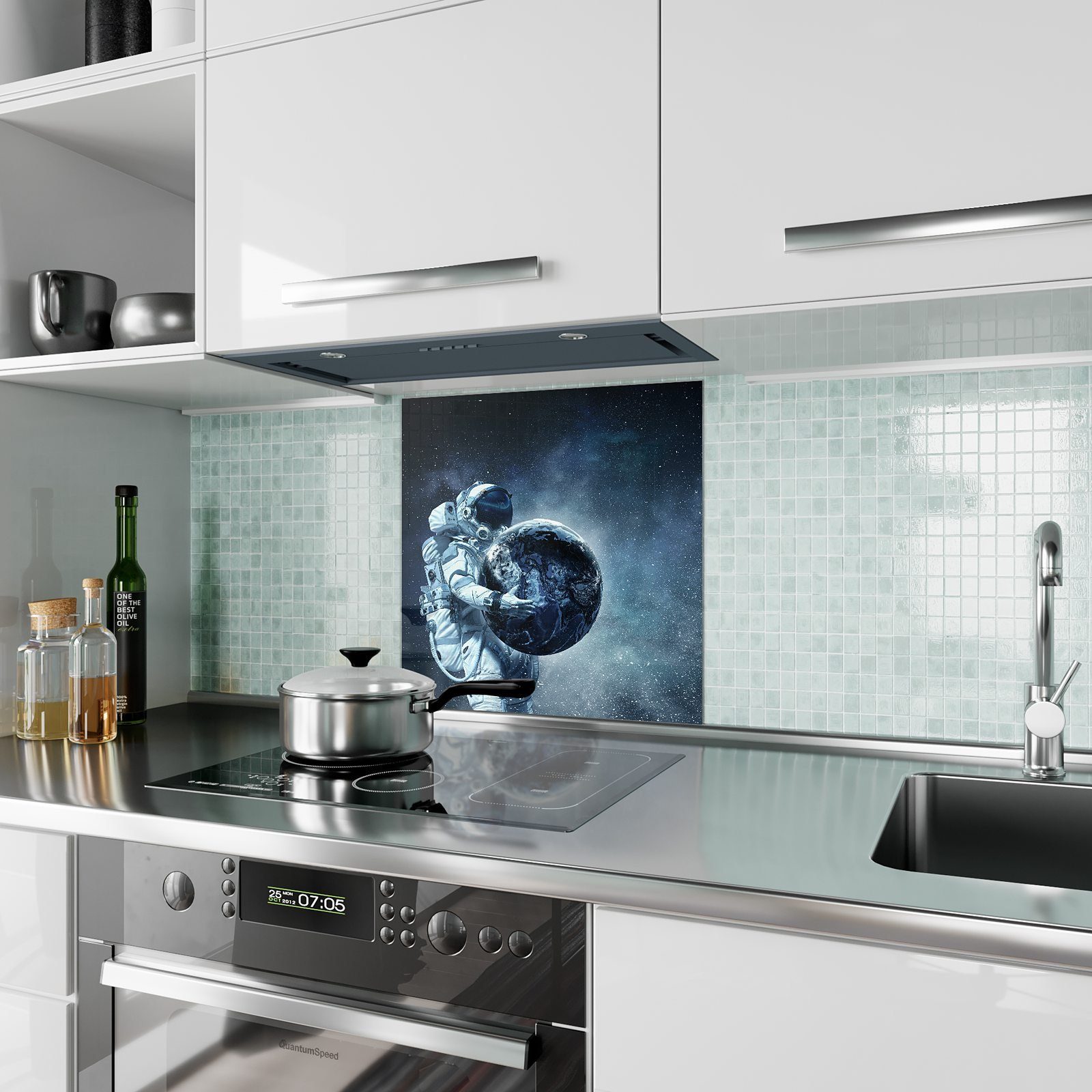 Primedeco Glas Astronaut mit Erdplaneten mit Spritzschutz Motiv Küchenrückwand Küchenrückwand