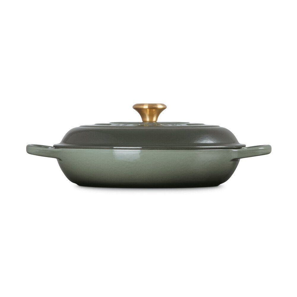LE CREUSET Bräter Gourmet-Profitopf mit Deckel 30 cm Signature Thyme, Gusseisen, flacher Schmortopf, Cocotte, Servierpfanne, ca. 3-4 Pers., Ø30cm, grün