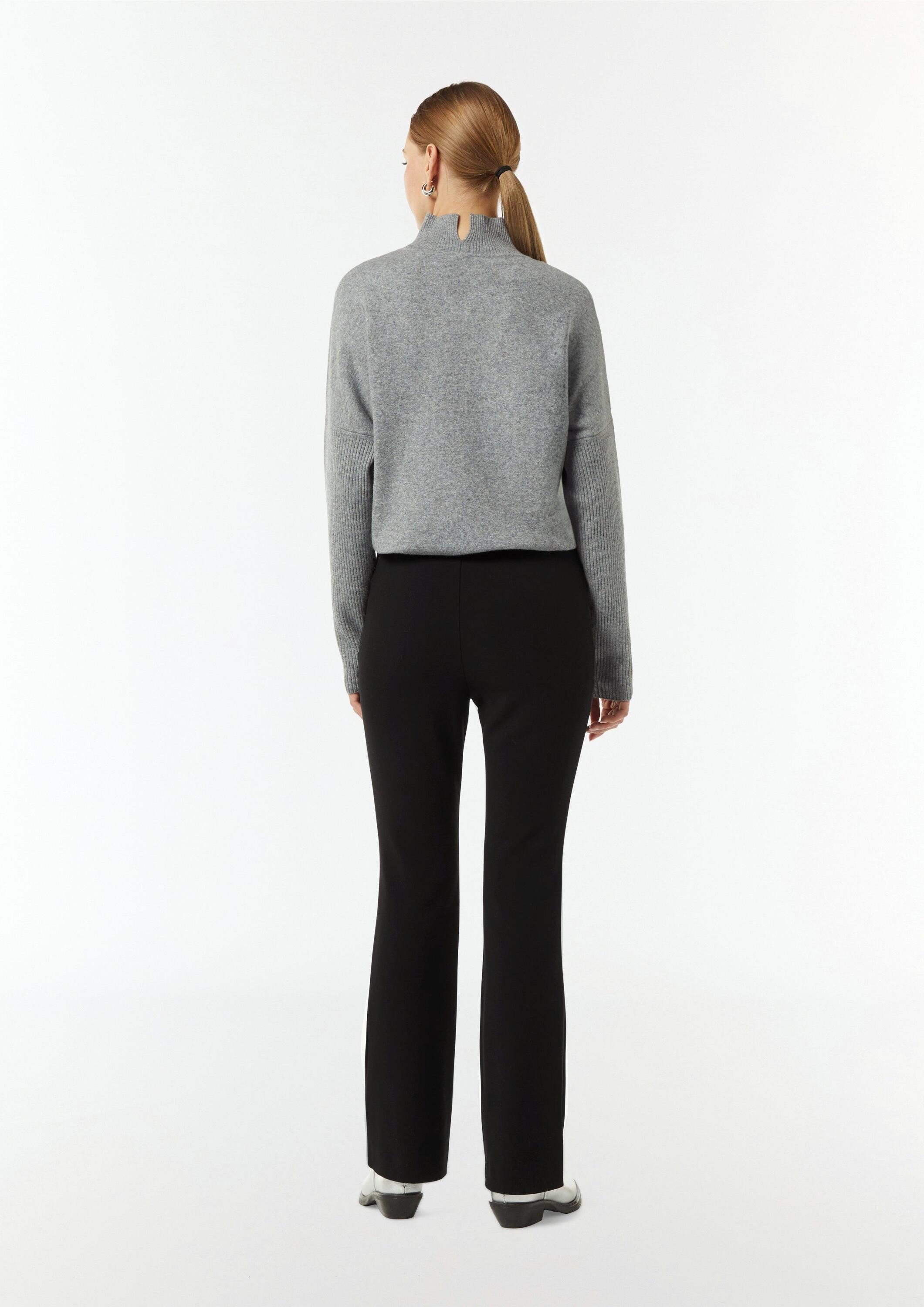 comma Chinos Hose Elastische Hose mit Flared Leg