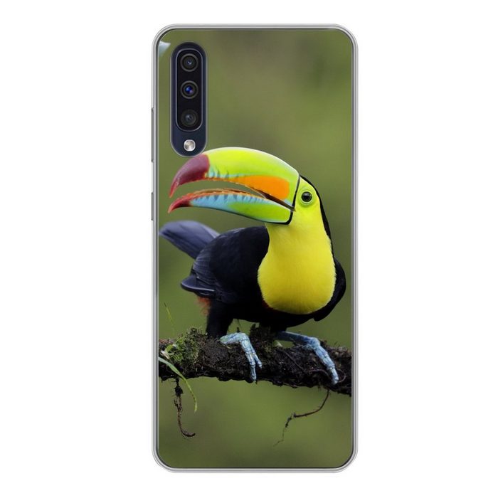 MuchoWow Handyhülle Ein Tukan auf einem Ast in einer schönen Grünanlage Handyhülle Samsung Galaxy A50 Smartphone-Bumper Print Handy
