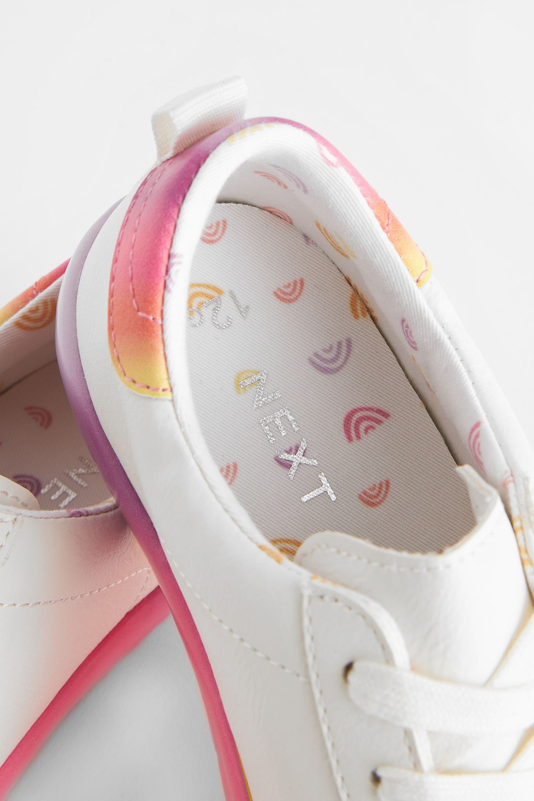(1-tlg) Next weite Schnür-Sneaker Pink/White Passform Sneaker mit Multi Stern,