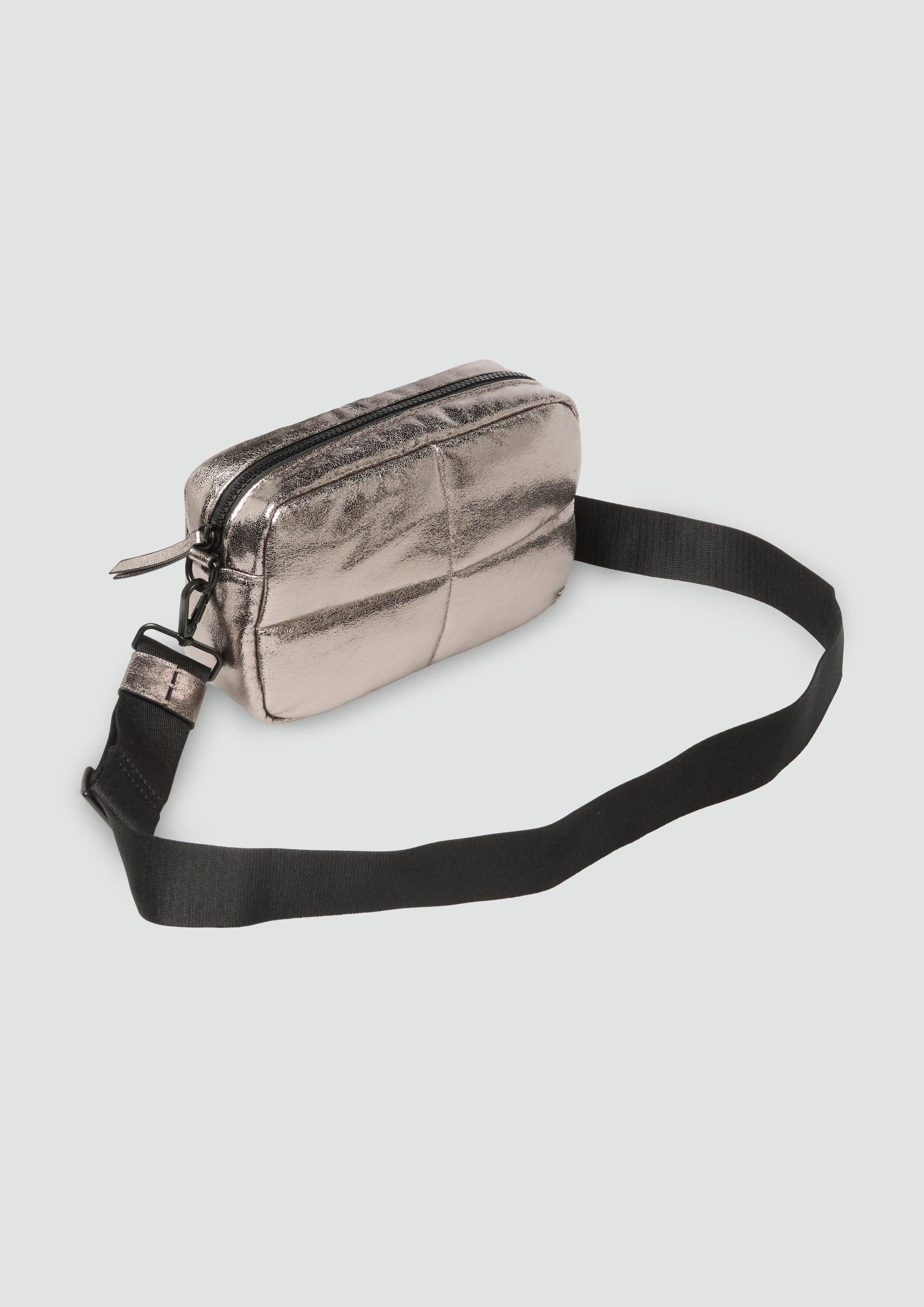s.Oliver Umhängetasche Tasche, Mini-Bag in Lederoptik mit Logoschriftzug