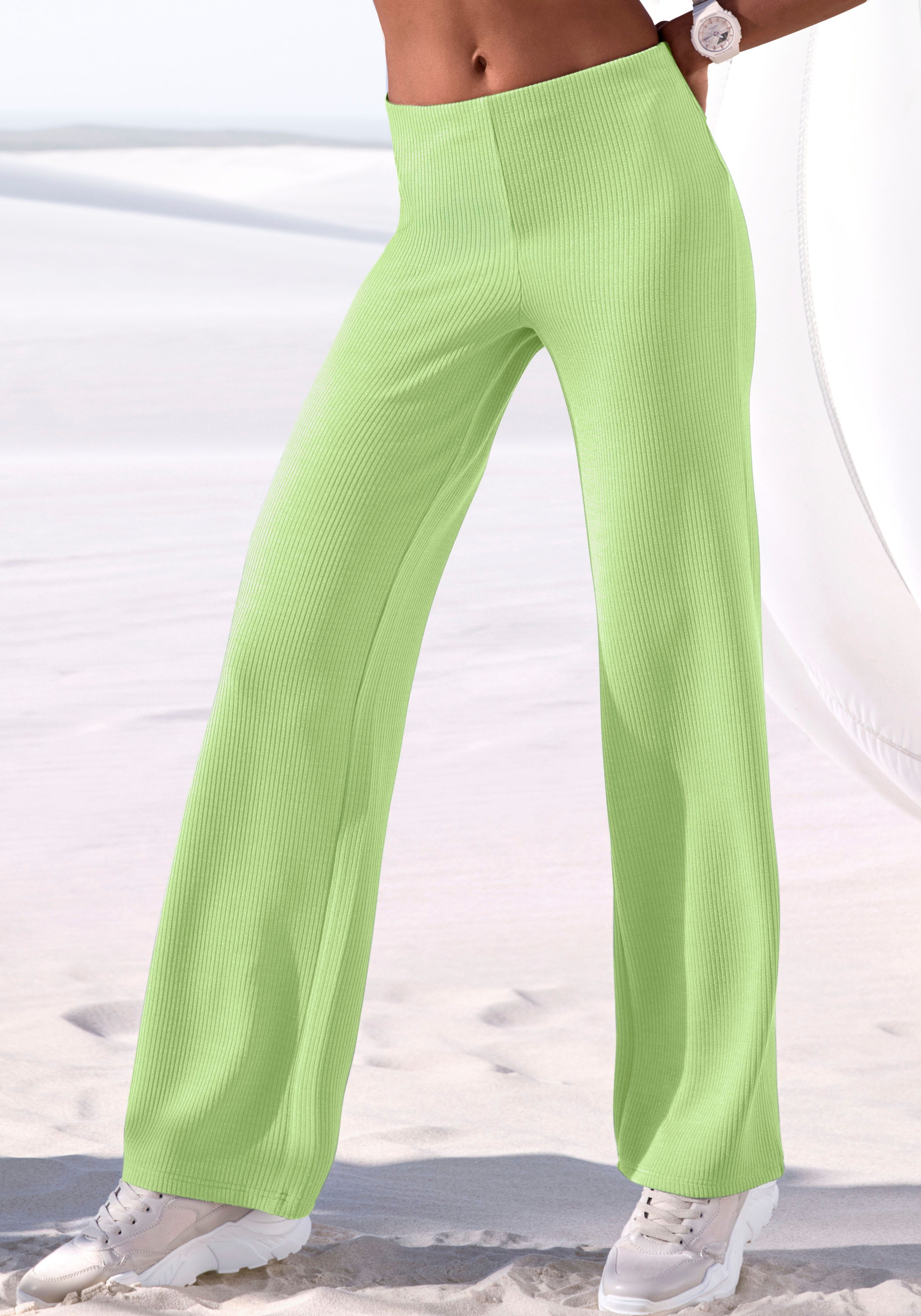 LASCANA Sporthose aus elastischer Rippstruktur
