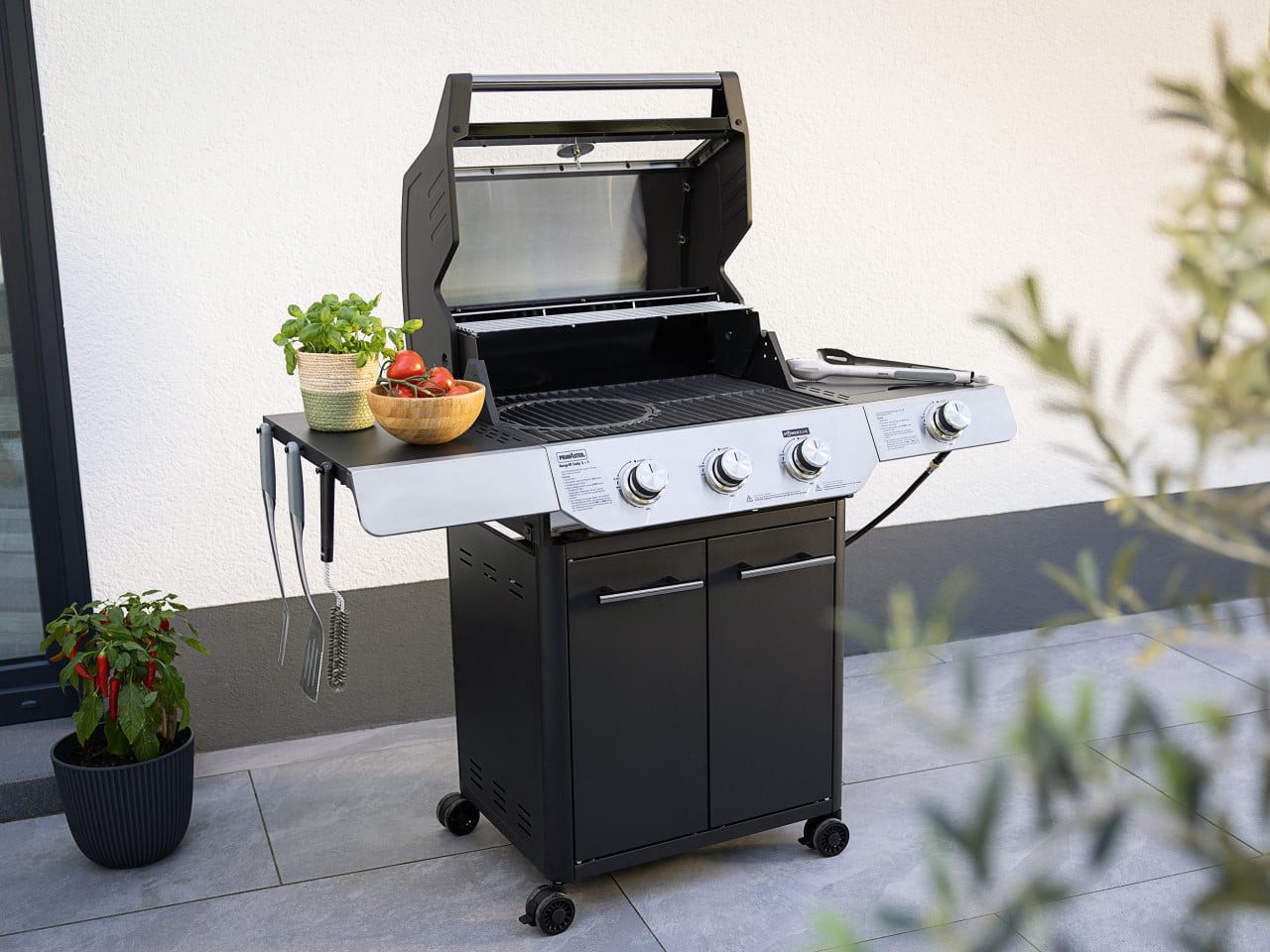 Primaster Gasgrill Primaster Gasgrill Cody Powerzone & Seitenbrenner, Deckelthermometer Heckbrenner mit Rollen Seitenbrenner