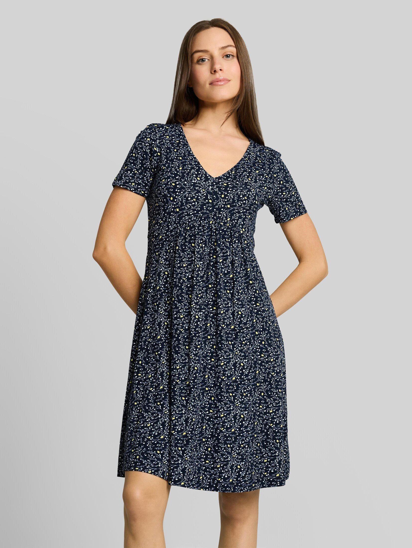 TOM TAILOR Sommerkleid Kleider & Jumpsuits Jerseykleid mit V-Ausschnitt