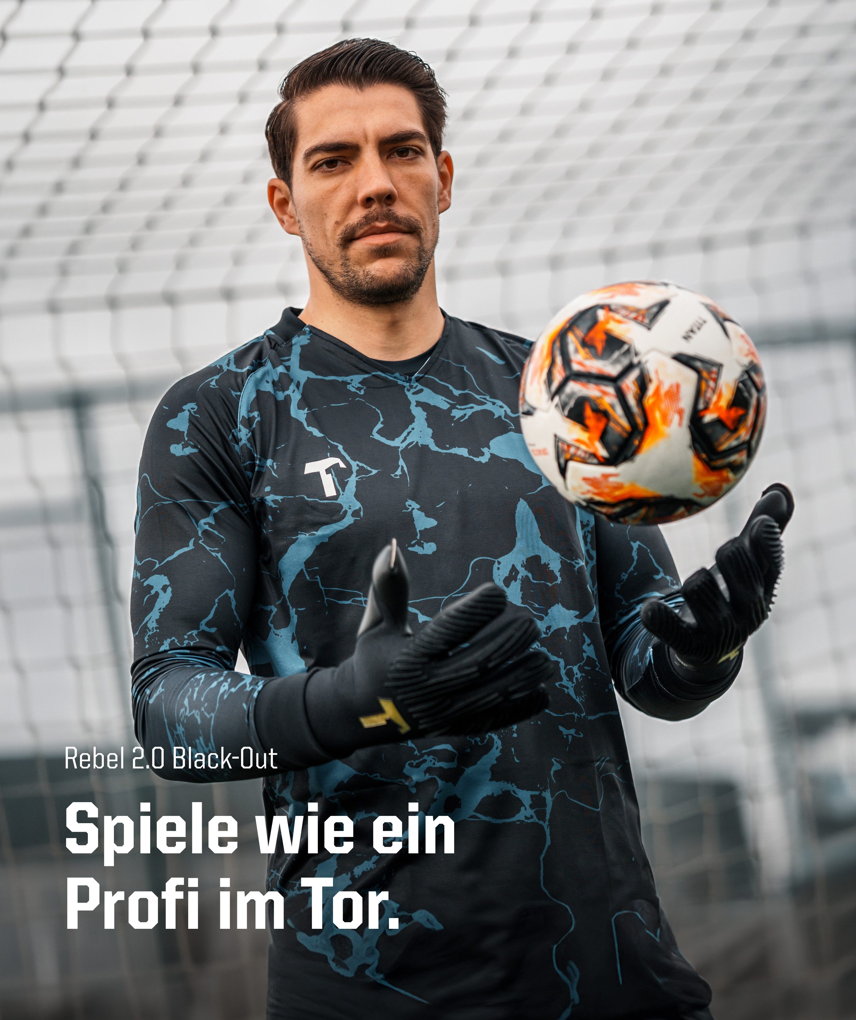 T1TAN Torwarthandschuhe Erwachsene, REBEL Black-Out, Größe 6-11