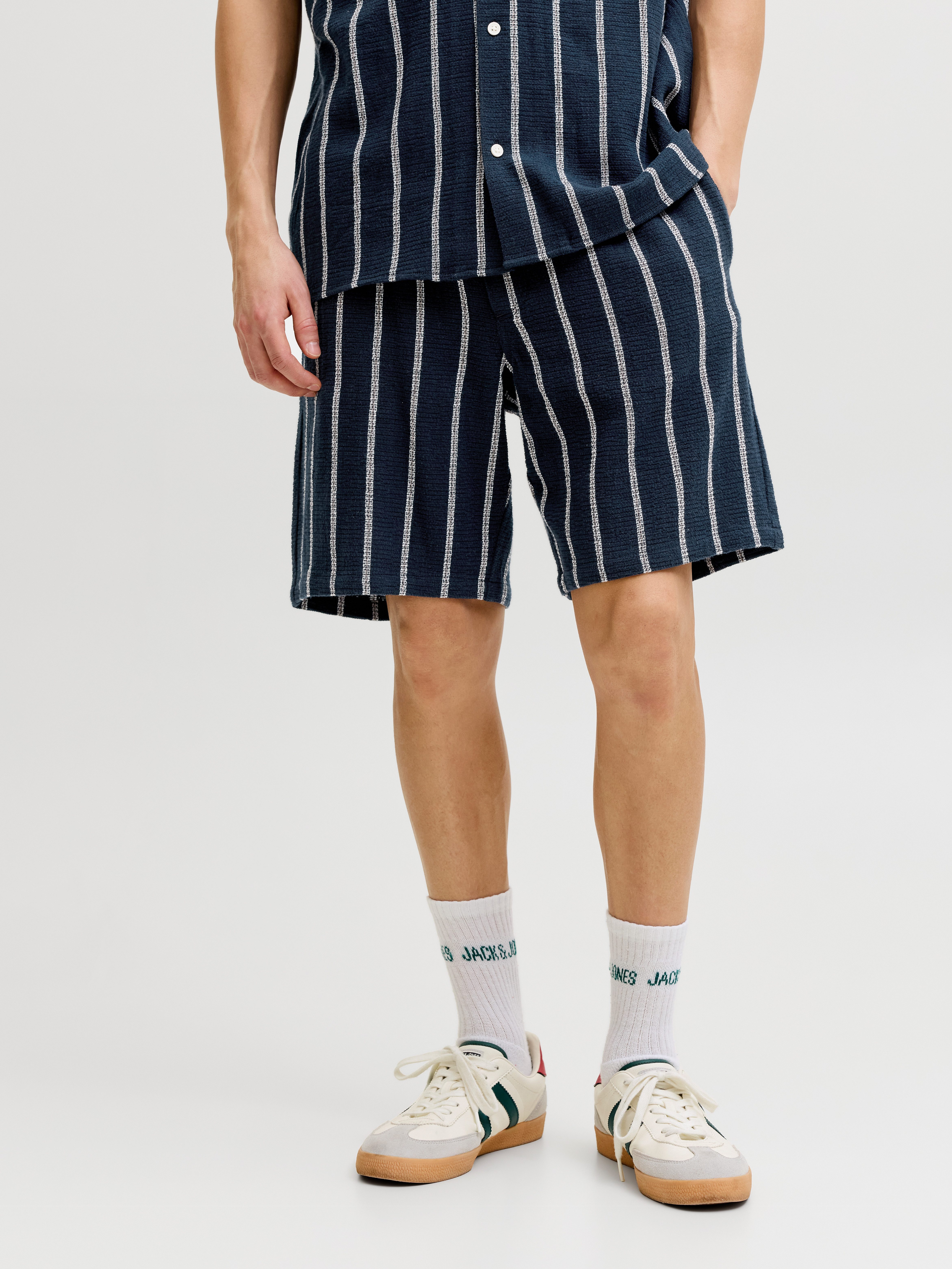 Jack & Jones Shorts JPSTJAIDEN COBA STRIPE JOG SHORT SRT SN günstig online kaufen