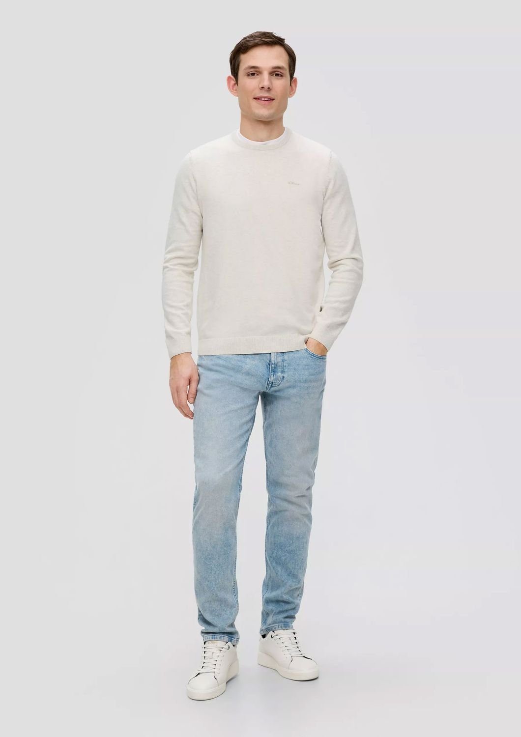 s.Oliver Rundhalspullover (1-tlg) mit gesticktem Logo, Crew-Neck (1 Stück)