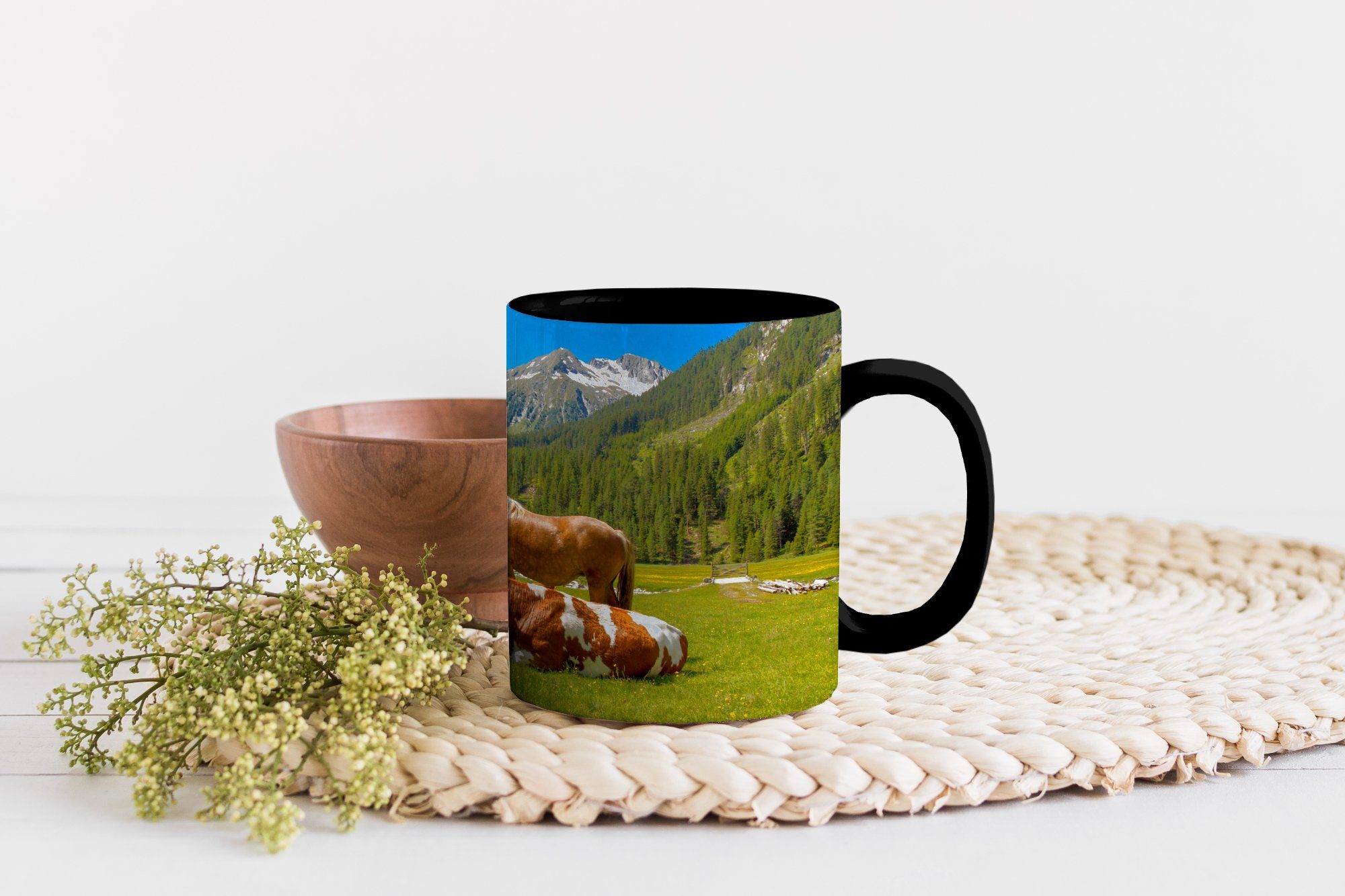 Zaubertasse, Keramik, - Alpen, - Teetasse, Pferde MuchoWow Geschenk Farbwechsel, Kühe Tasse Kaffeetassen,