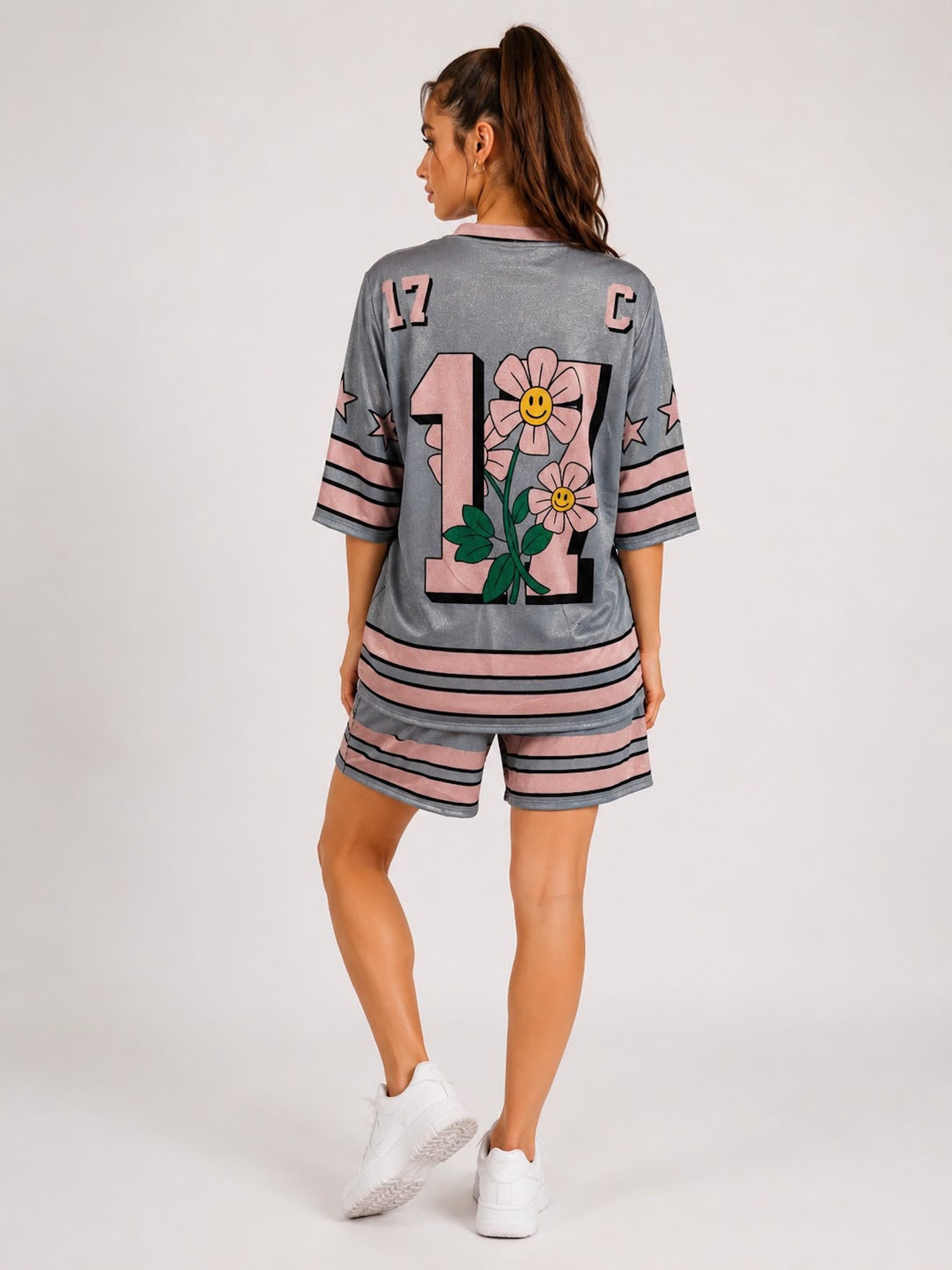 Worldclassca T-Shirt & Shorts Worldclassca 2tlg Oversize SET Shirt + Shorts Jogginganzug Bosten 17 Neue Kollektion - Stilvolle und gemütliche Streetwear Mode fü – Bild 2 von 2