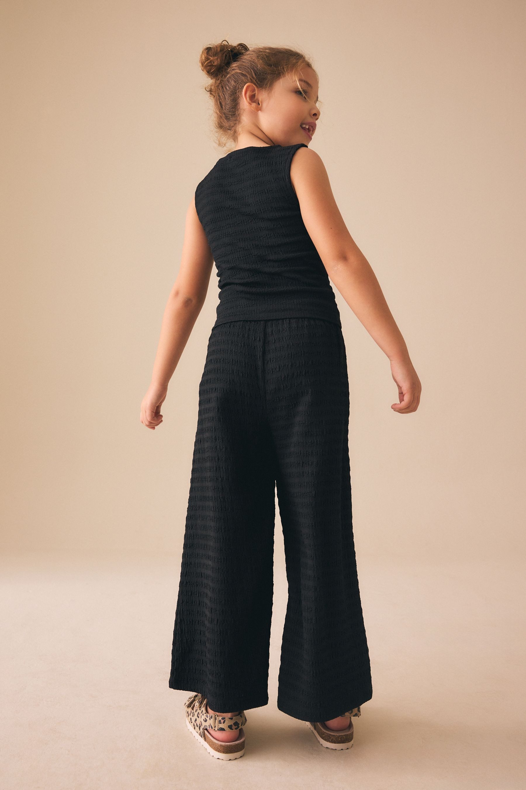 Next Top & Hose Strukturierte Weste und weite Hose im Set (2-tlg) – Bild 2 von 5