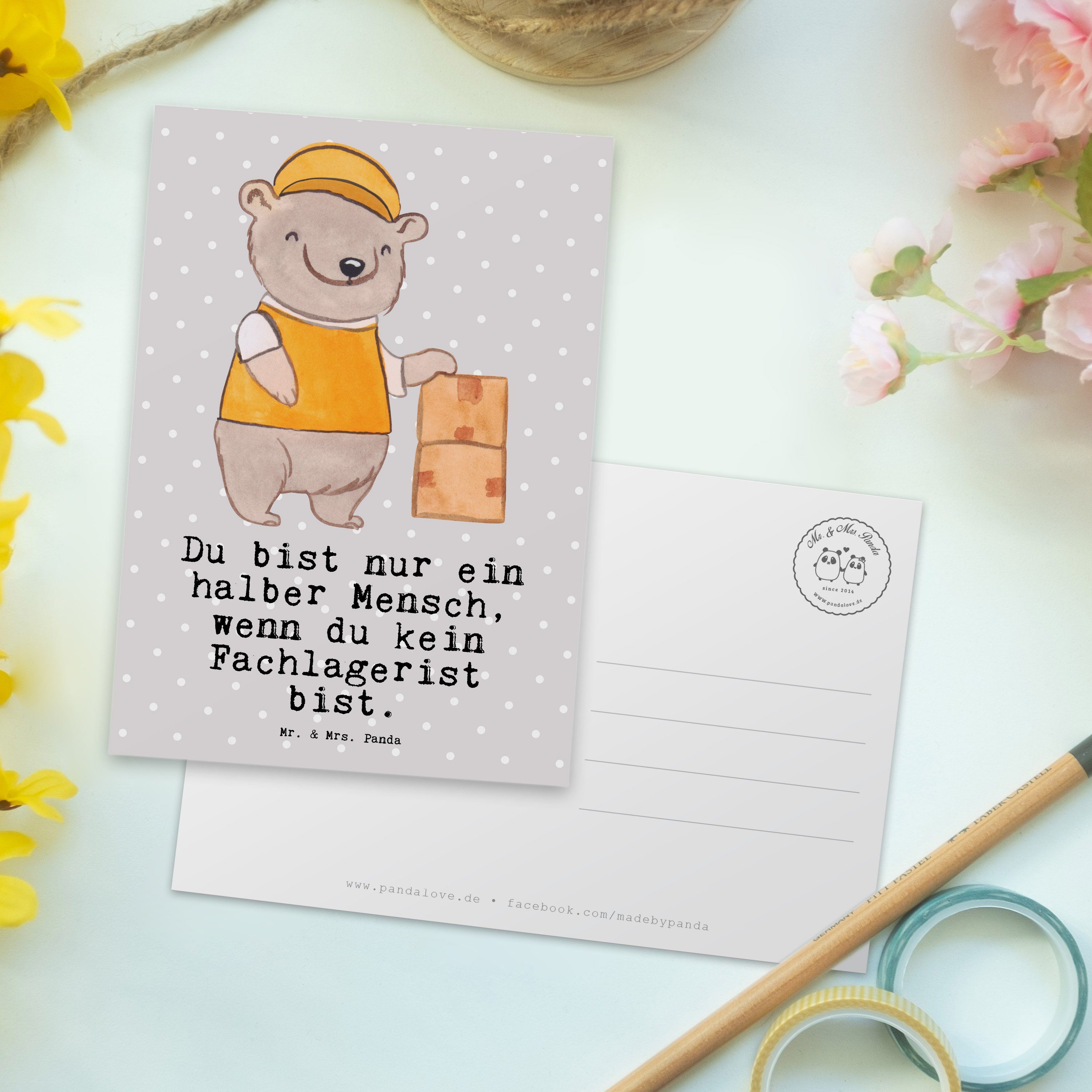 Mr. & Mrs. Panda Postkarte Fachlagerist mit Herz - Grau Pastell - Geschenk, Beruf, Dankeskarte