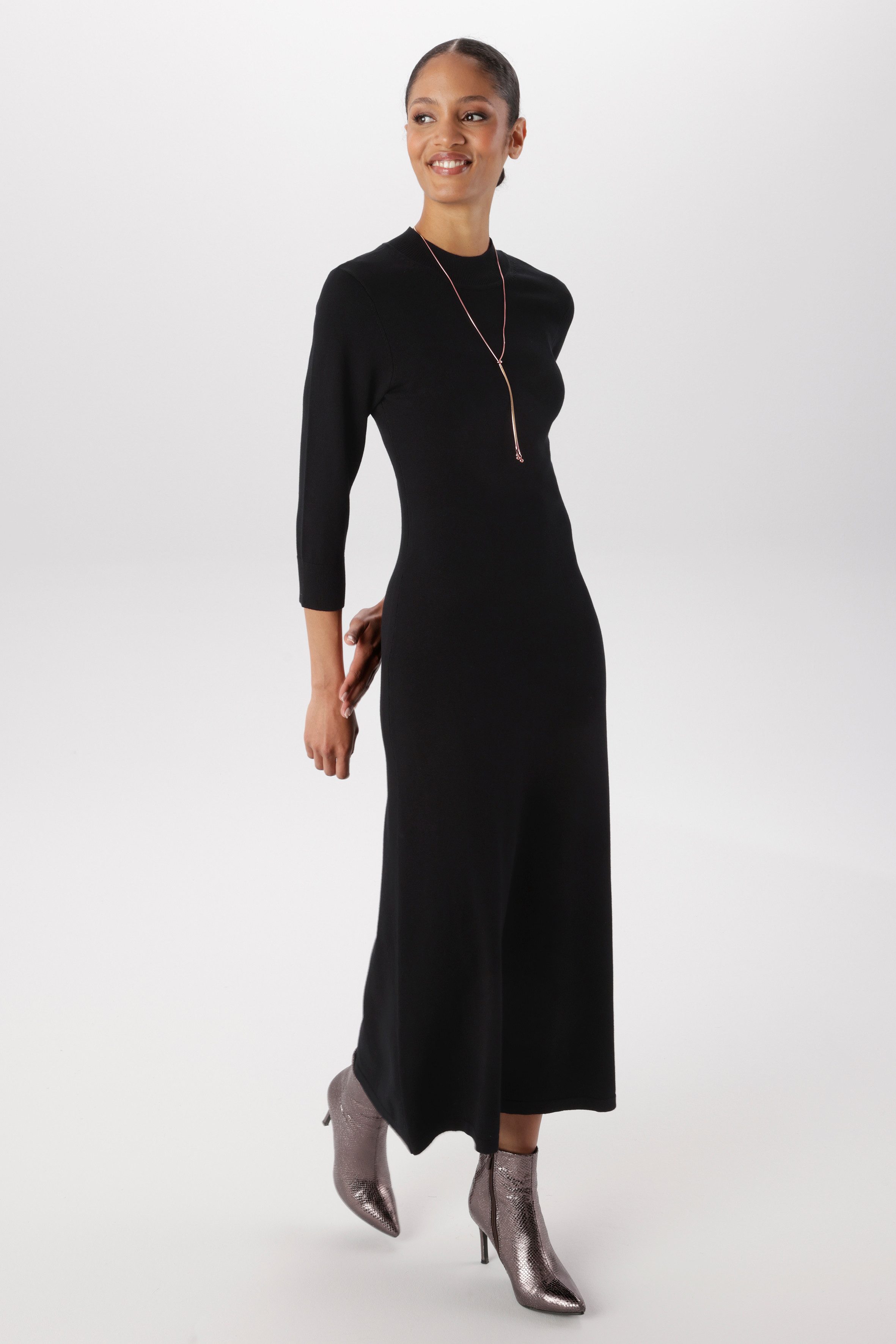 Aniston SELECTED Strickkleid mit kleinem Stehkragen - NEUE KOLLEKTION. € 59,99, (€ 59,99 pro 1 Stk).