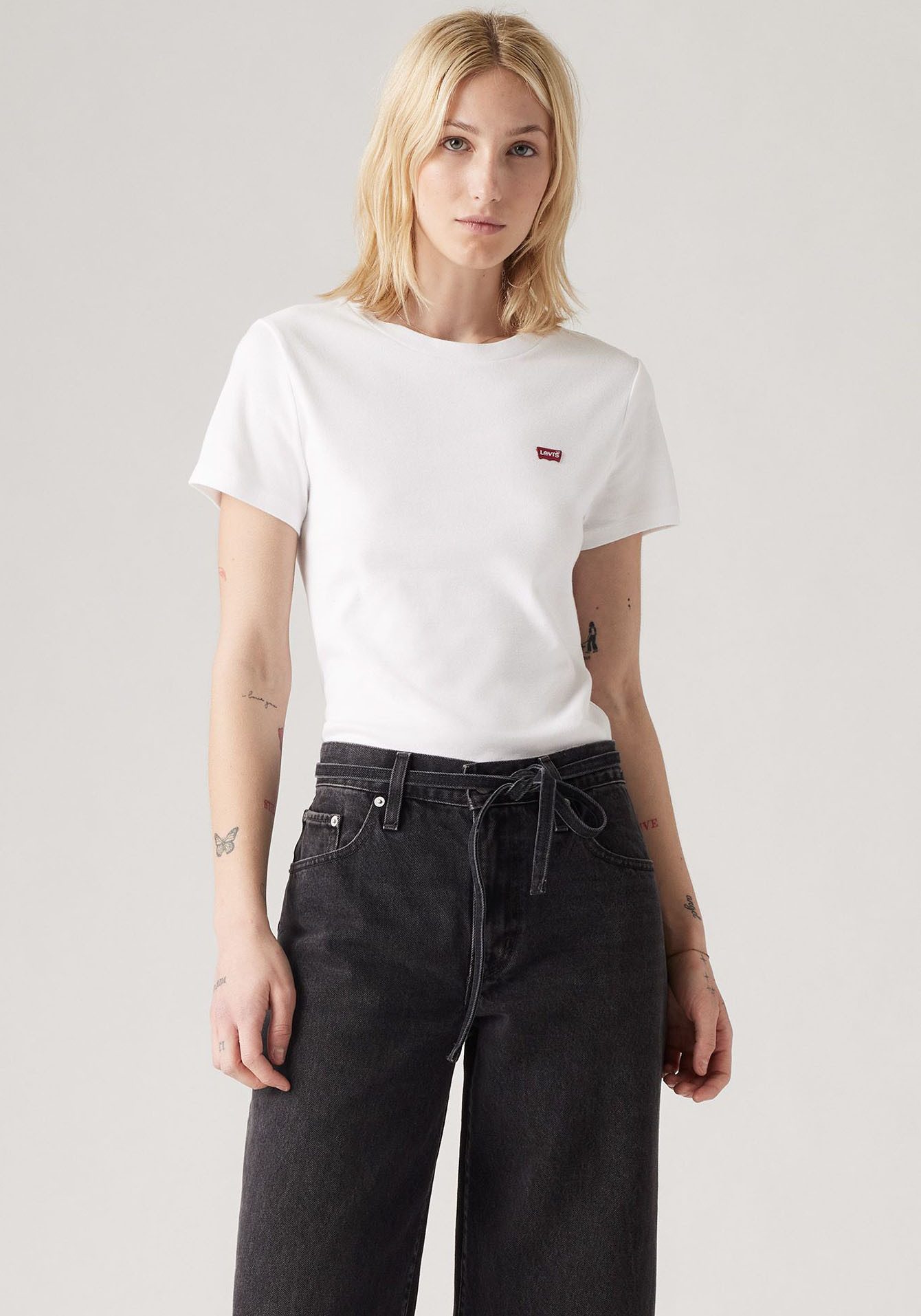 Levi's® T-Shirt ESSENTIAL HM SS TEE Taillierter Schnitt günstig online kaufen