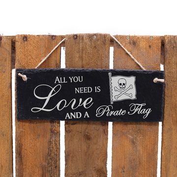Dekolando Hängedekoration Piratenflagge 22x8cm All you need is Love and a Pirate Flag