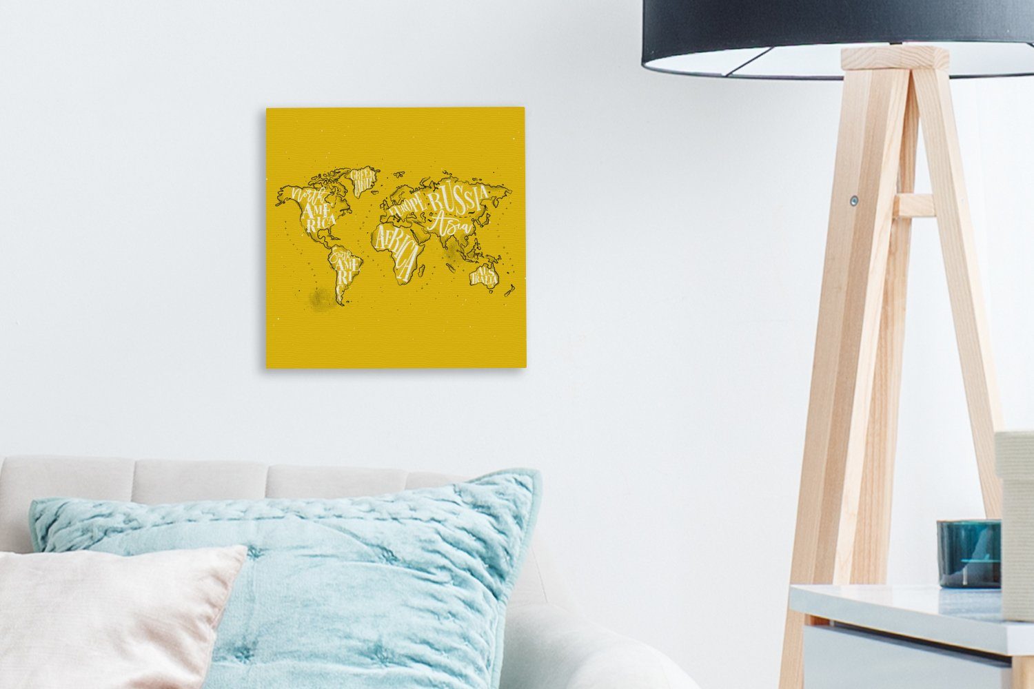 OneMillionCanvasses® Leinwandbild Weltkarte - Buchstaben, Leinwand für (1 Schlafzimmer - Weiß Gelb Bilder Wohnzimmer - St)