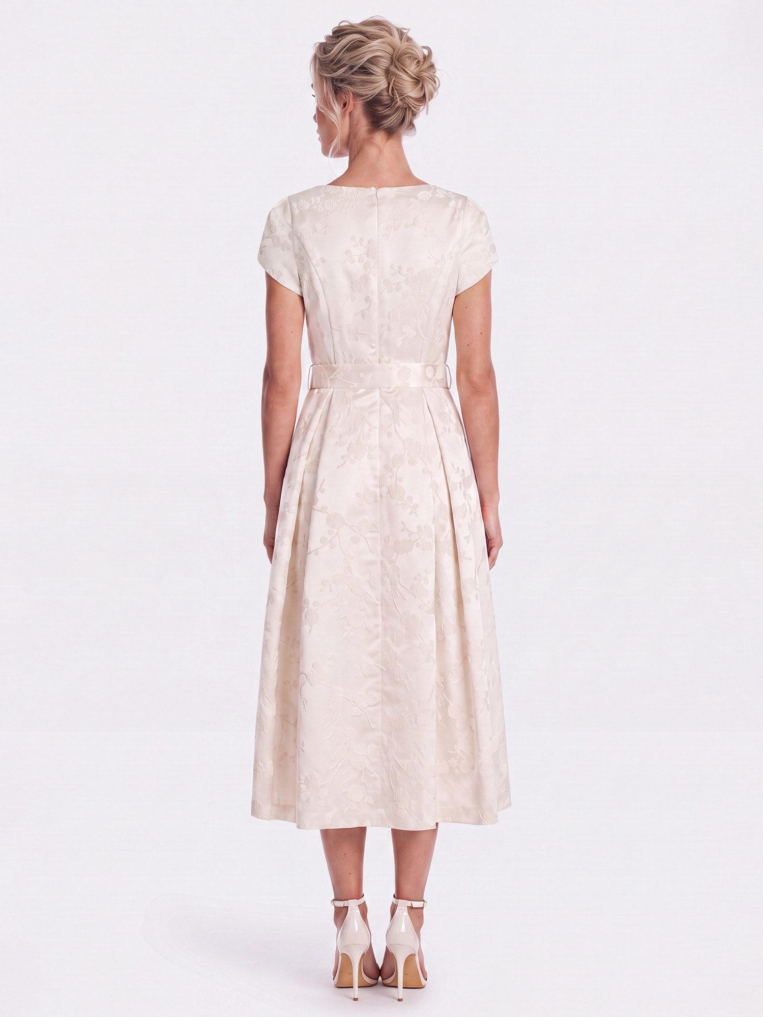 Apart Abendkleid aus Jacquard mit Gürtel