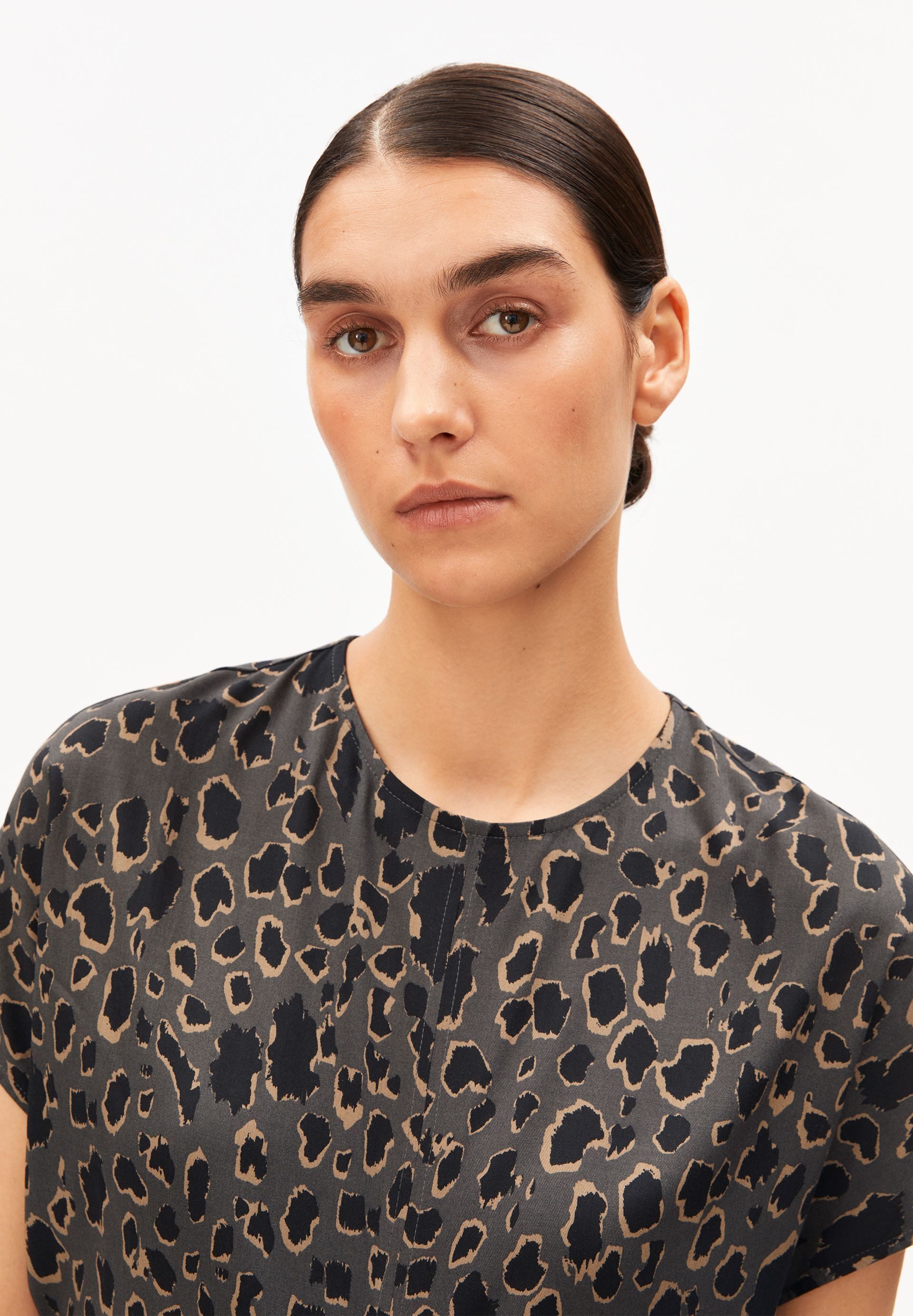 Armedangels jersey dress LEO BAT WING (regular fit) woven dress made of LENZING™ ECOVERO™ viscose mix