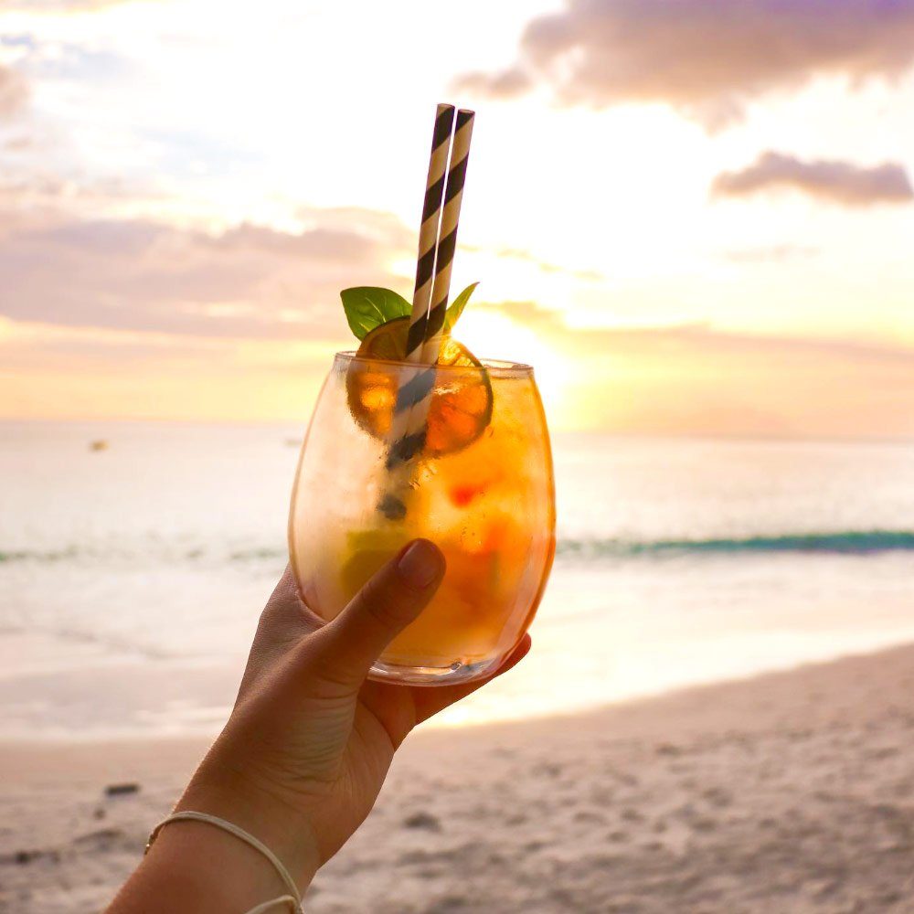 Doimoflair Weinglas Doimoflair Weingläser Cocktailglas aus Plastik bruchsicher Transparent, 4-tlg.