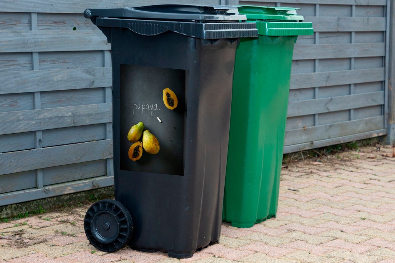 Papaya Container, Abfalbehälter Wandsticker Mülltonne, Sticker, auf und St), MuchoWow Mülleimer-aufkleber, Frische einer Kreidetafel bunte (1