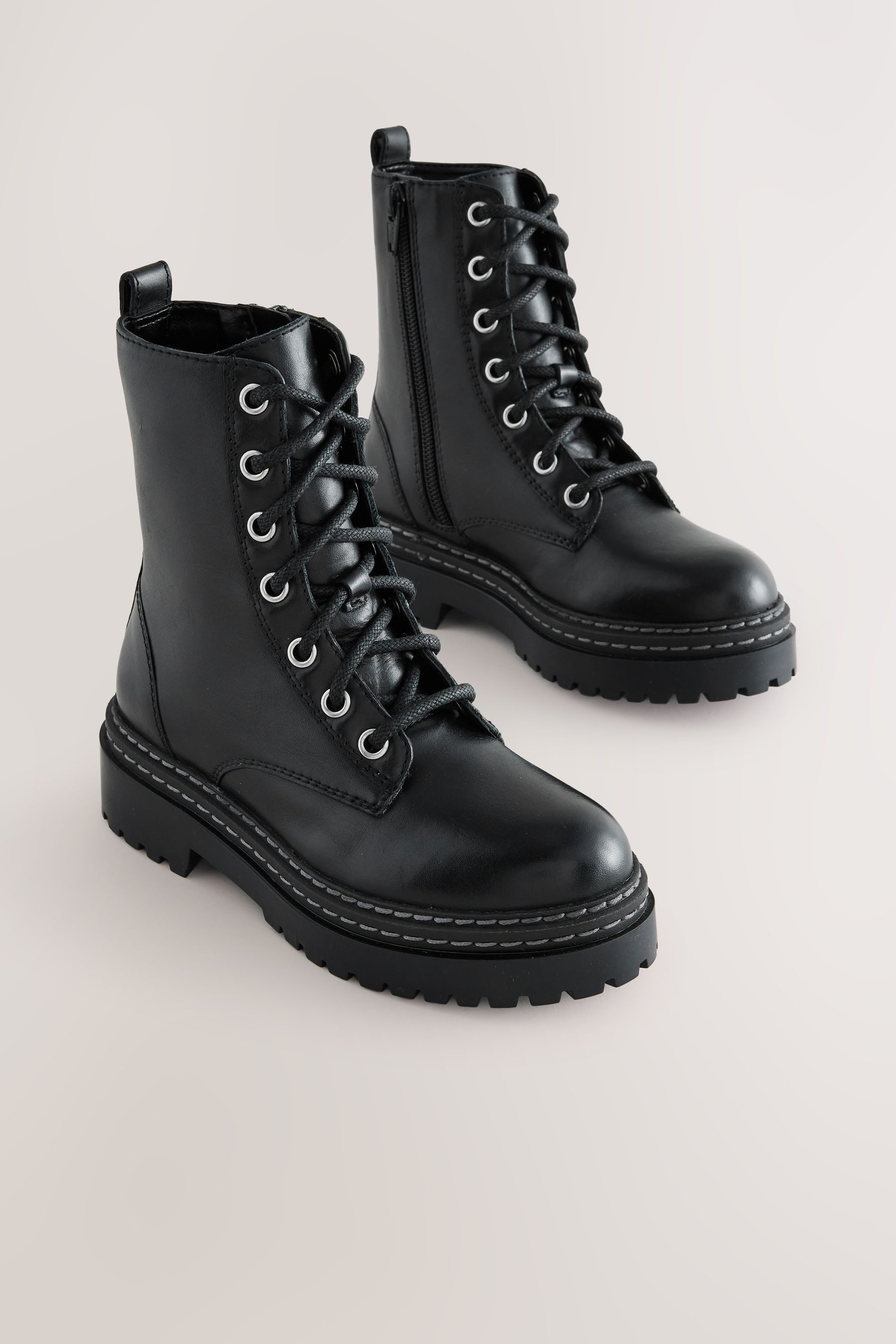Next Schnürstiefel aus Leder, weite Passform Schnürboots (1-tlg)