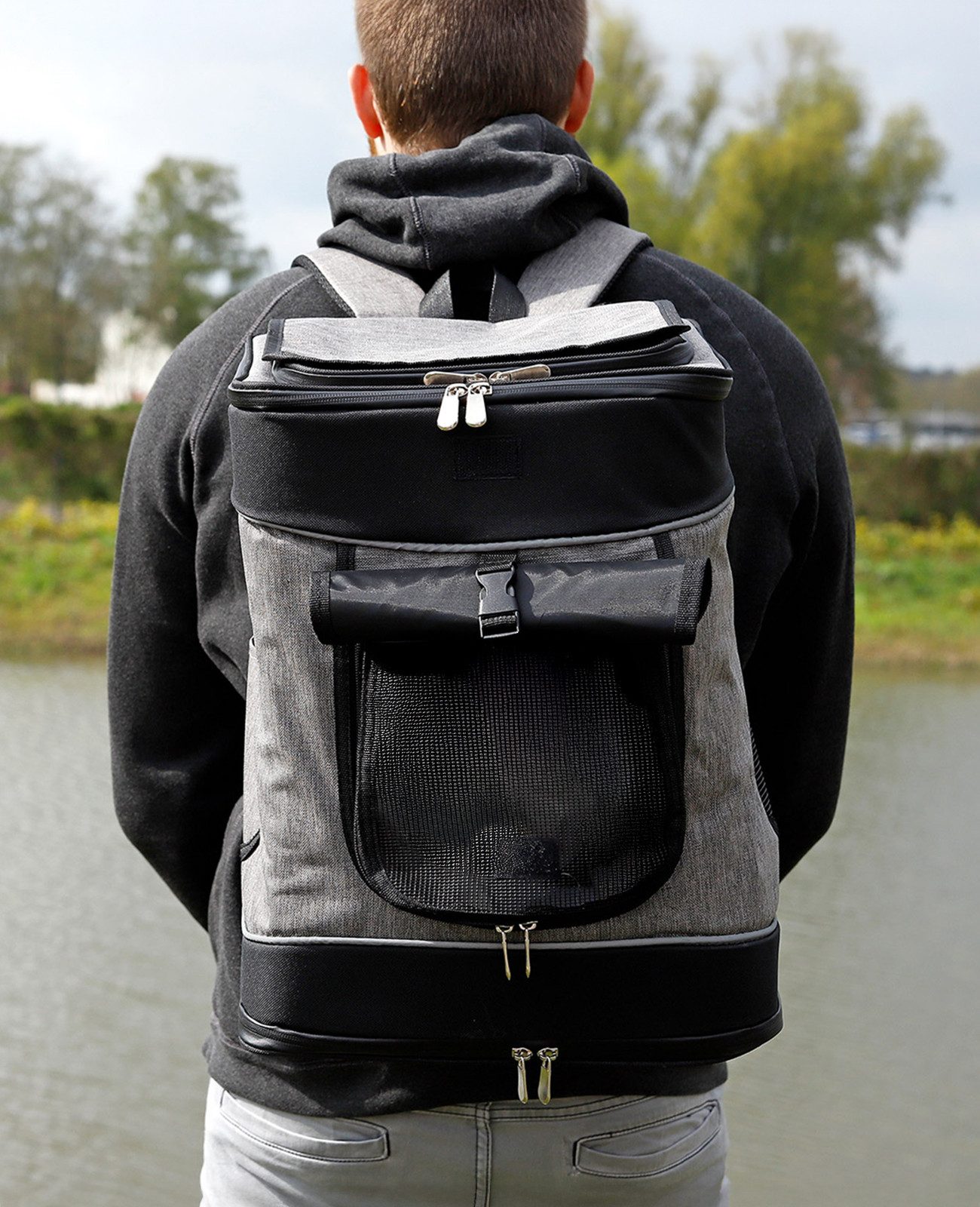 lionto Tiertransporttasche für Katzen, Rucksack wetterfest bis 14 kg, atmungsaktiv, mit Karabiner & herausnehmbarer Unterlage
