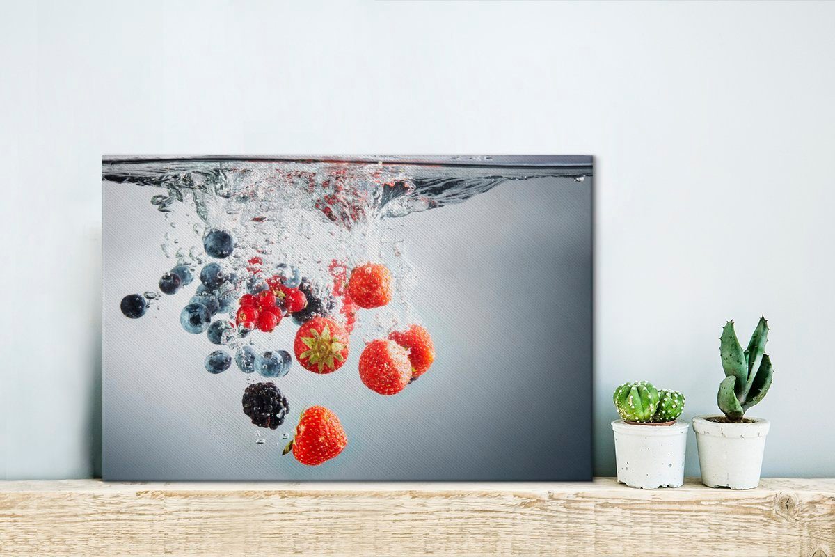 OneMillionCanvasses® Leinwandbild Rot - - cm Wandbild Leinwandbilder, Wanddeko, Wasser, 30x20 Obst Aufhängefertig, (1 St)