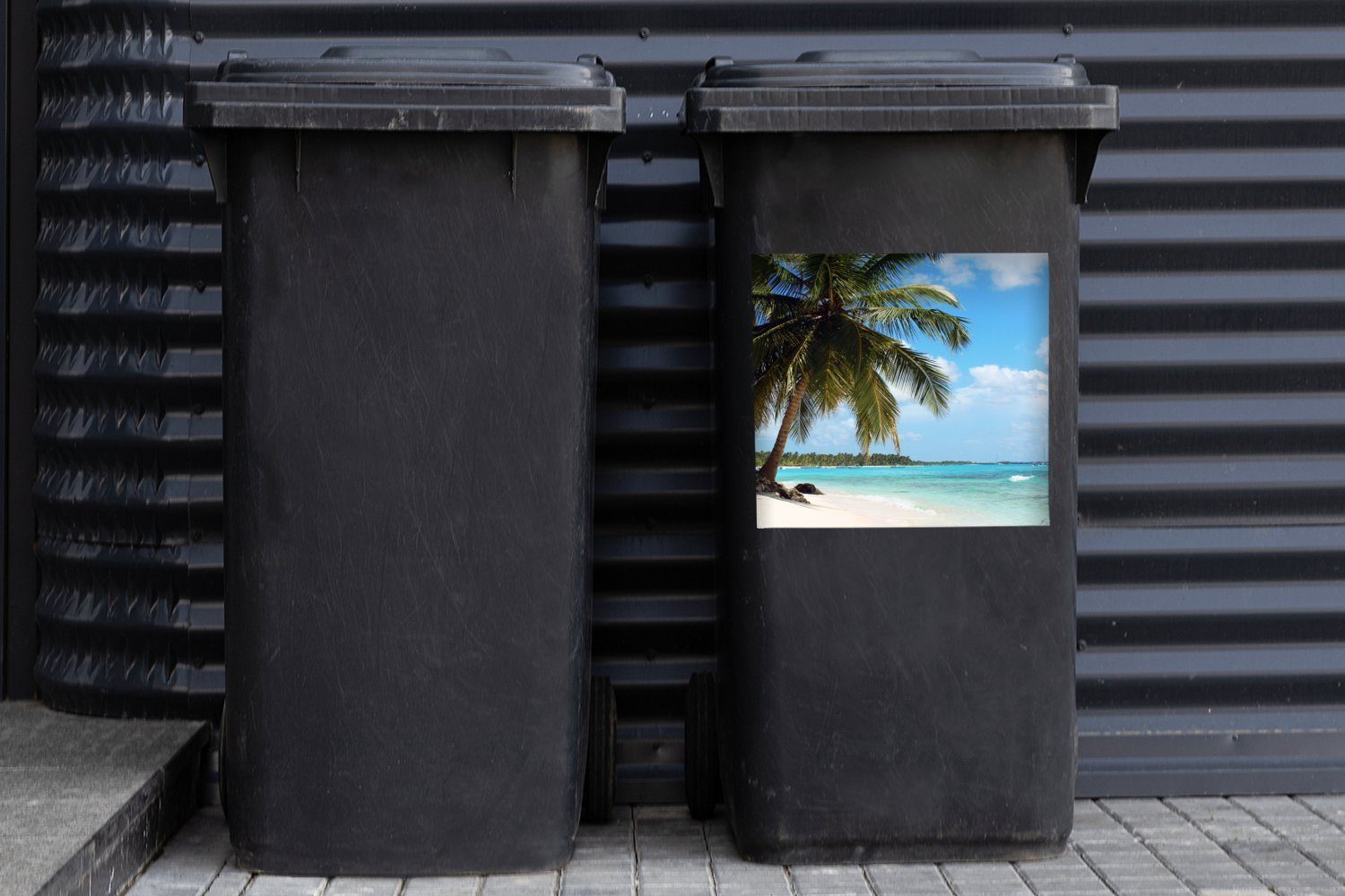 Sticker, - St), Mülleimer-aufkleber, - Abfalbehälter MuchoWow Mülltonne, Palme Wolken Container, (1 Tropisch Wandsticker