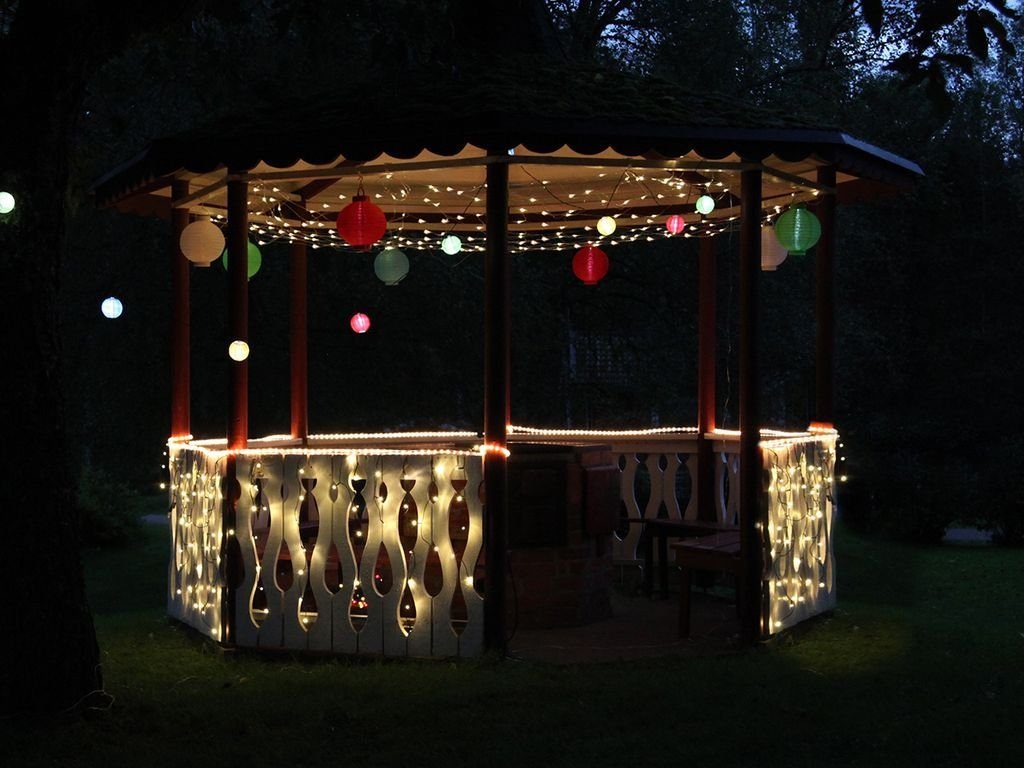 STAR TRADING LED Lampion LED Solar Lampion f. Balkon Terrasse Garten 25cm Sensor m. Haken blau, LED Classic, Neutralweiß (3300K bis 5300K)