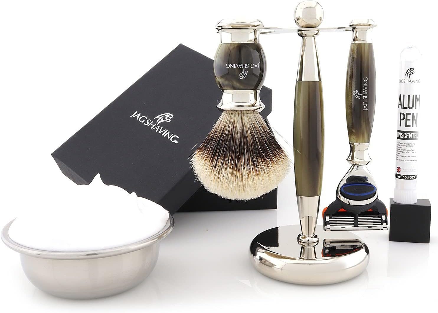 JAG SHAVING Rasierset ideal für den persönlichen oder gewerblichen Gebrauch PremiumRasierset, 5-tlg., Fusion-Rasiermesser, Silberspitz-Rasierpinsel, Rasierschale, Doppelständer, Alaunstab Komplettes Rasierset