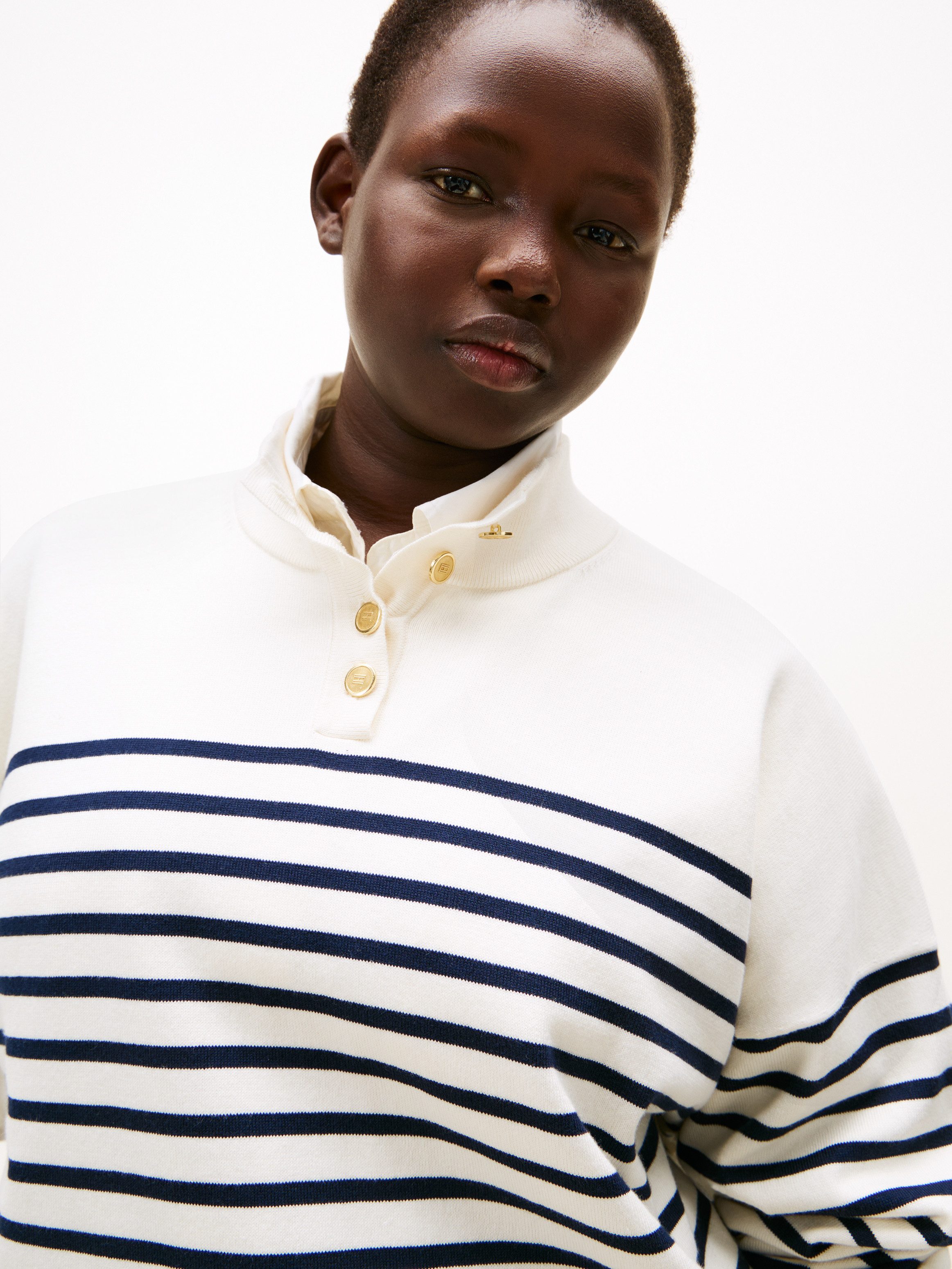 Tommy Hilfiger Curve Stehkragenpullover CRV CO JERSEY GOLD BTN MK-NK SWT in günstig online kaufen