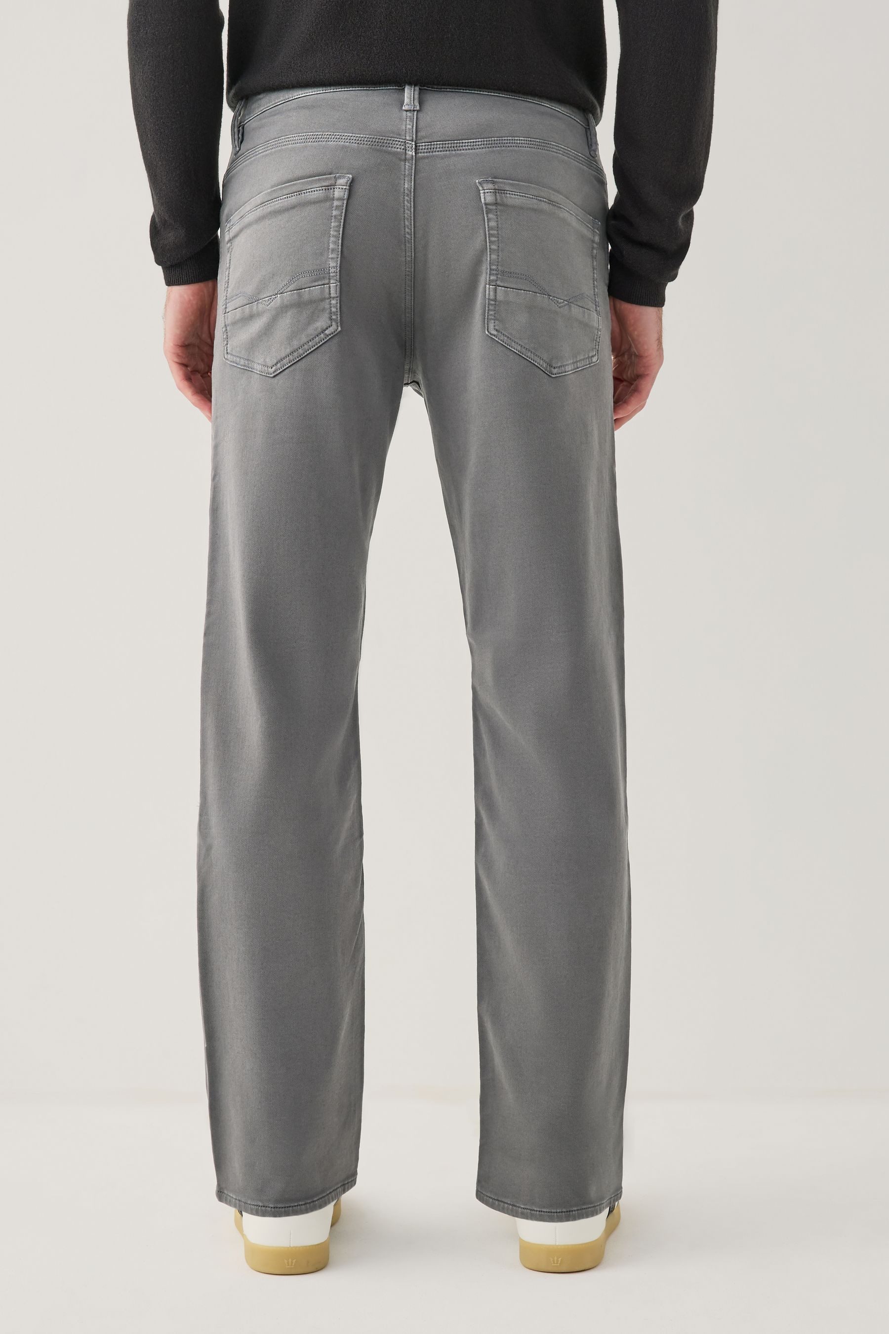 Next Straight-Jeans Straight Fit Jeans mit Comfort Stretch (1-tlg)