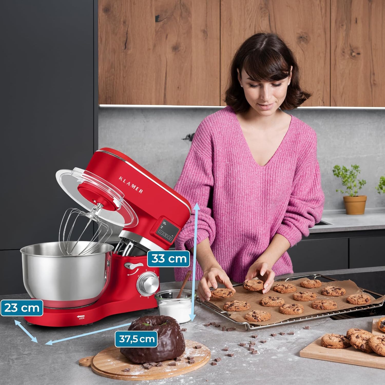 KLAMER Küchenmaschine 1400W, Knetmaschine mit 5,5 Liter Edelstahl Schüssel, 6 Geschwindigkeitsstufen mit Timer, Rührbesen, Knethaken, Schneebesen und Spritzschutz, rot, 1400 W, 5,5 l Schüssel, Spritzschutz, 3 Aufsätze, Saugfüße, digitales Display, Timer