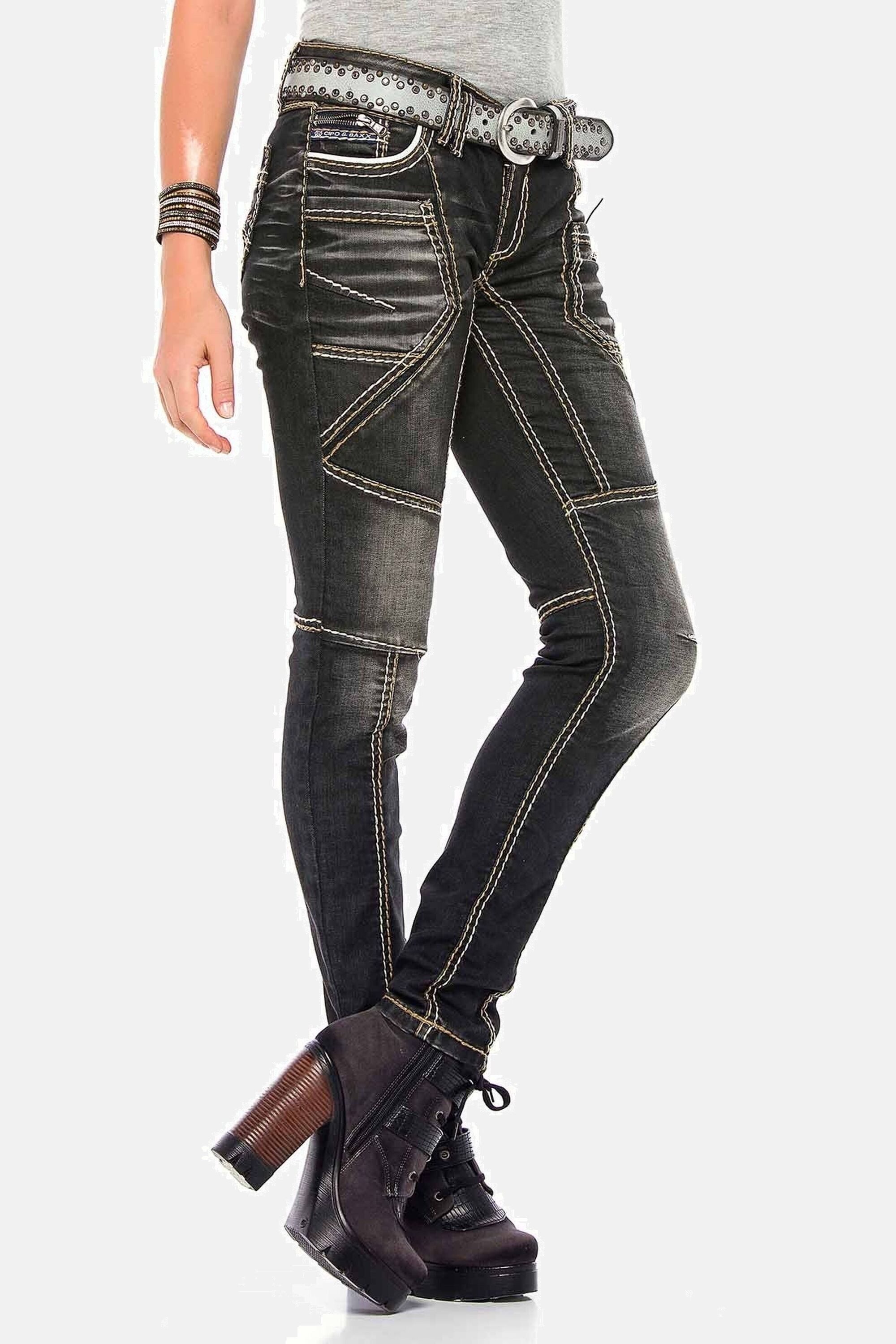 Cipo & Baxx Slim-fit-Jeans Jeans mit extravagantem Nahtdesign, WD382