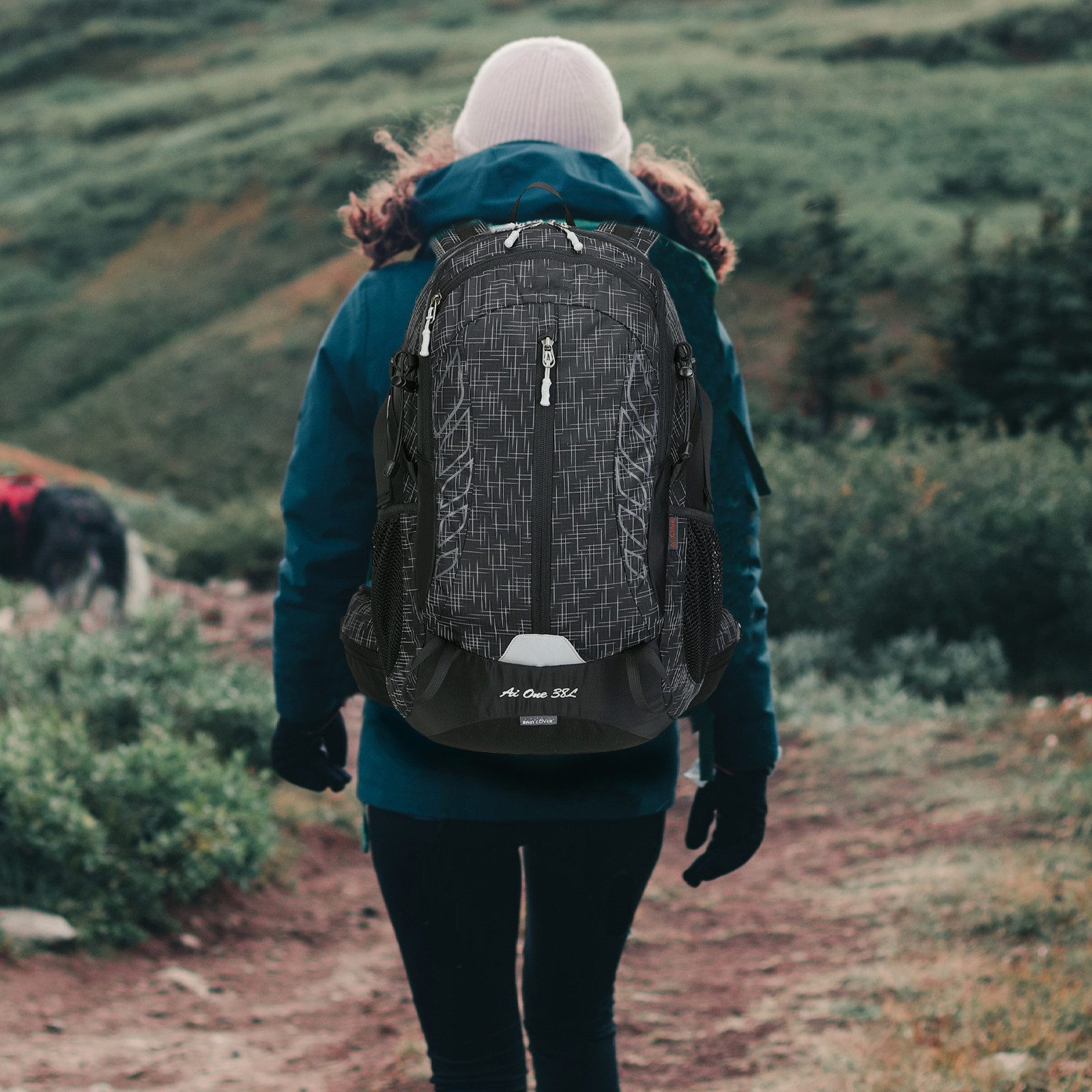 TAN.TOMI Wanderrucksack 38L Groß Trekkingrucksack mit Atmungsaktiver Rückenpolsterung, Outdoorrucksack für Radfahren, Bergsteigen, Wander