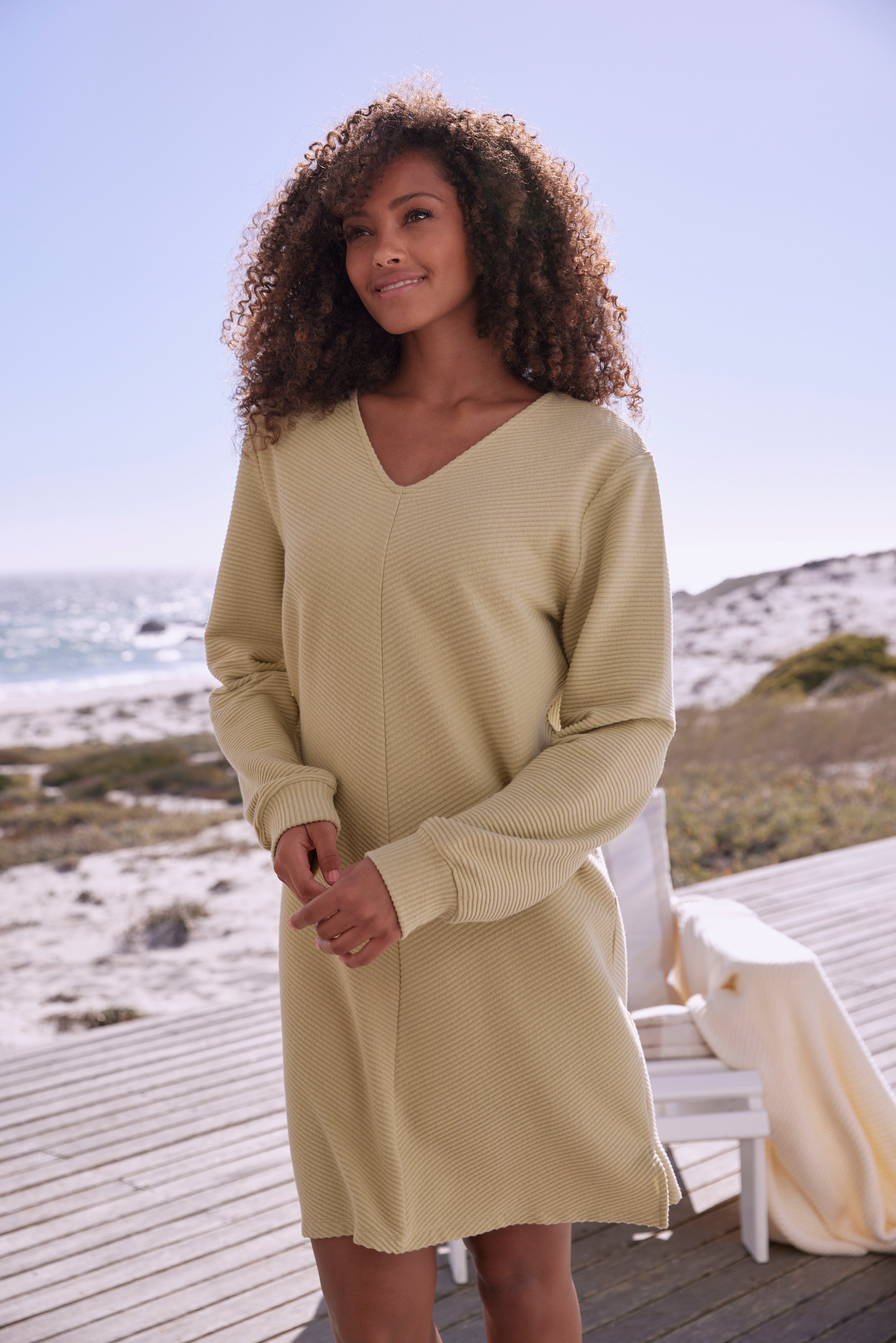 s.Oliver Sweatkleid Langarmkleid aus Ripp-Qualität mit Teilungsnaht, Loungewear