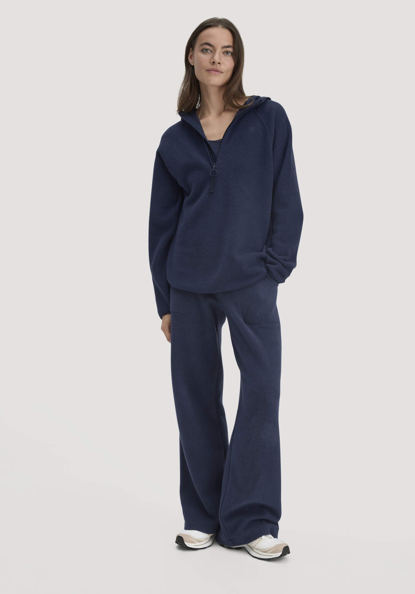 Hessnatur Fleecehose Relaxed ACTIVE LIGHT aus reiner Bio-Baumwolle (1-tlg) günstig online kaufen