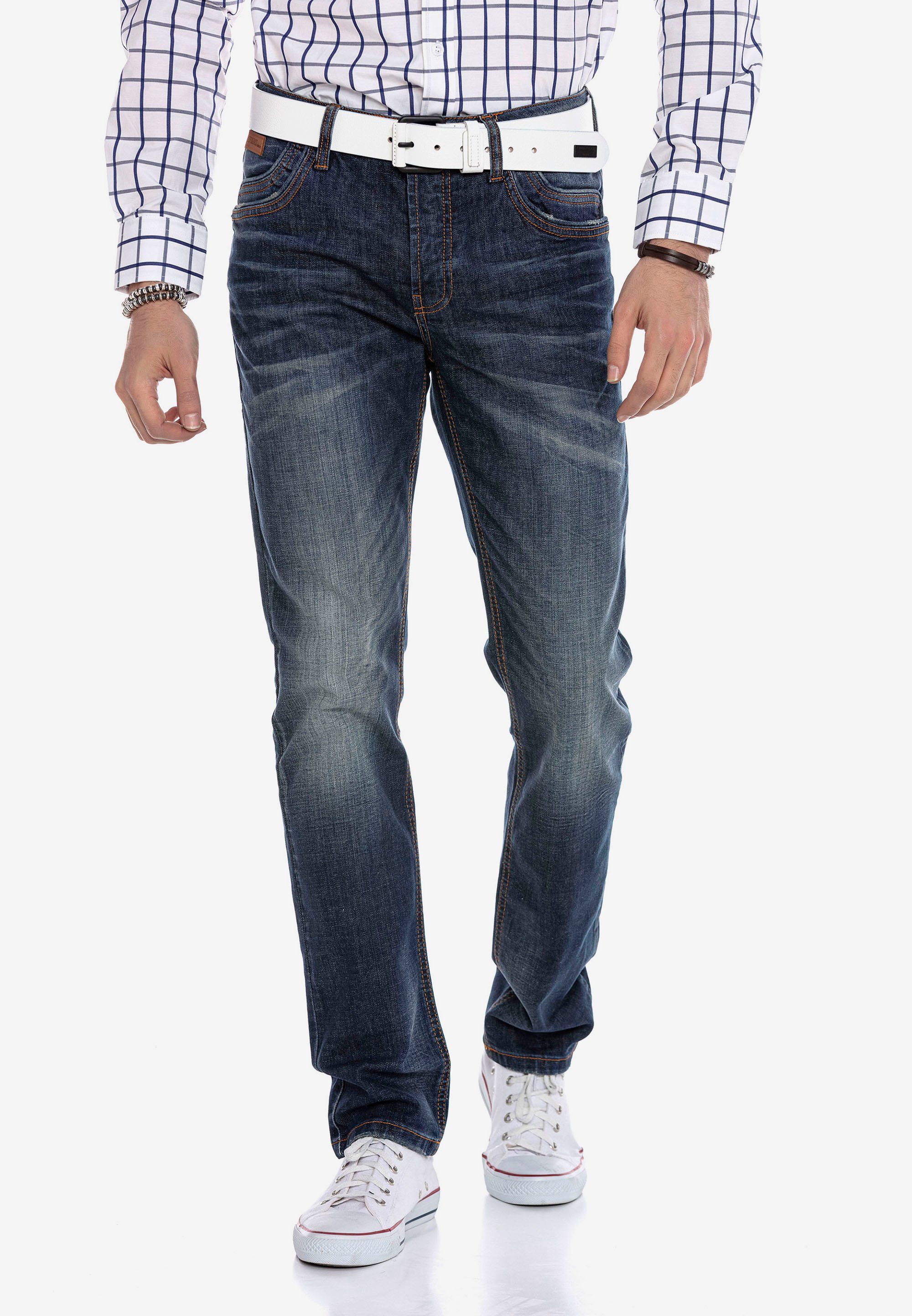 Cipo & Baxx Bequeme Jeans im klassischen Style in Straight Fit