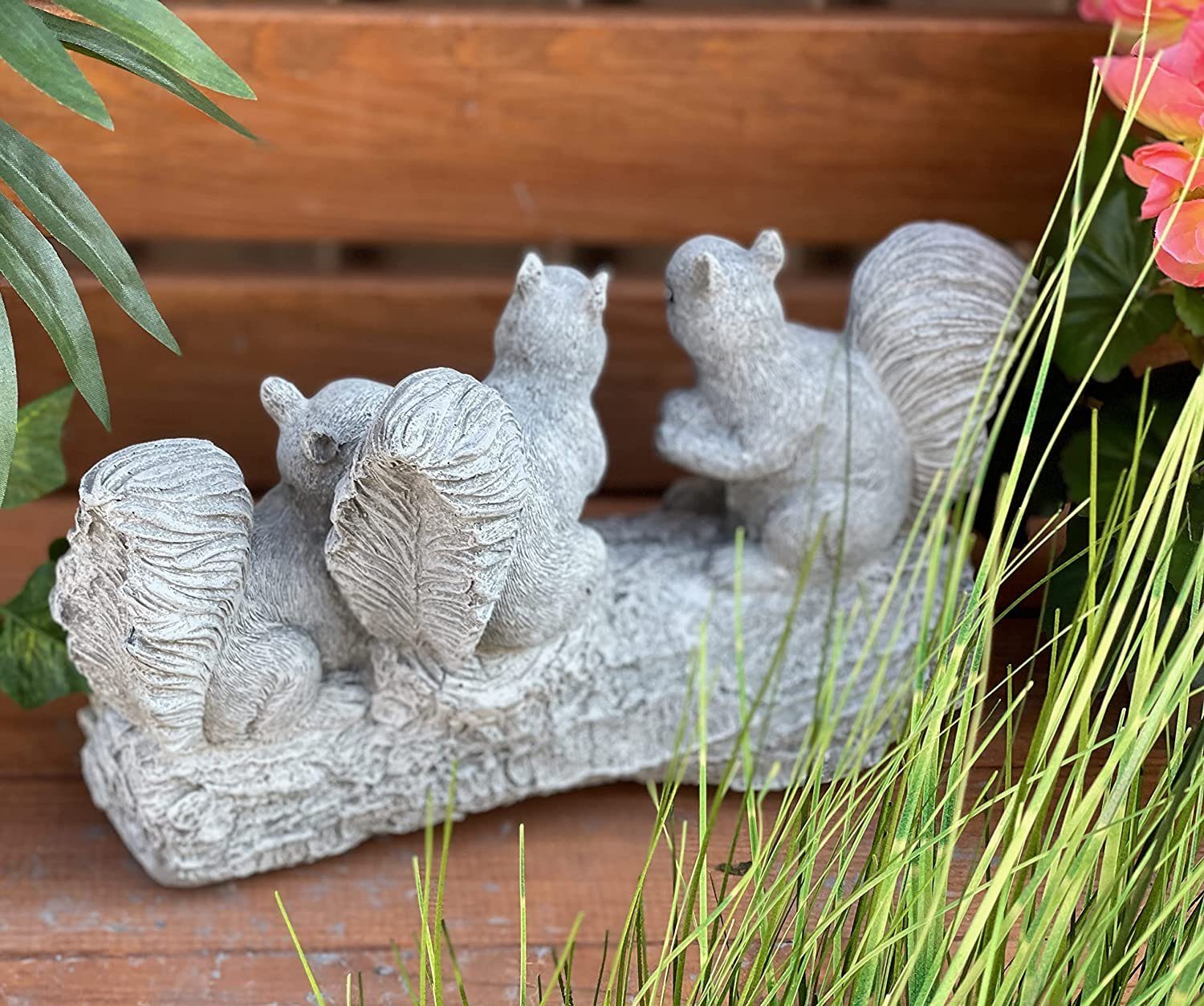 Stone and Steinfigur Style Stamm auf Gartenfigur 3 Eichhörnchen