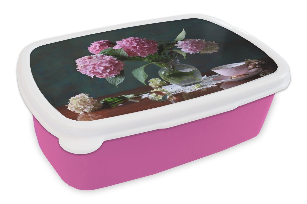 MuchoWow Lunchbox Stilleben Hortensien und Teetasse auf Tisch, Kunststoff, (2-tlg), Brotbox für Erwachsene, Brotdose Kinder, Snackbox, Mädchen, Kunststoff rosa | Lunchboxen