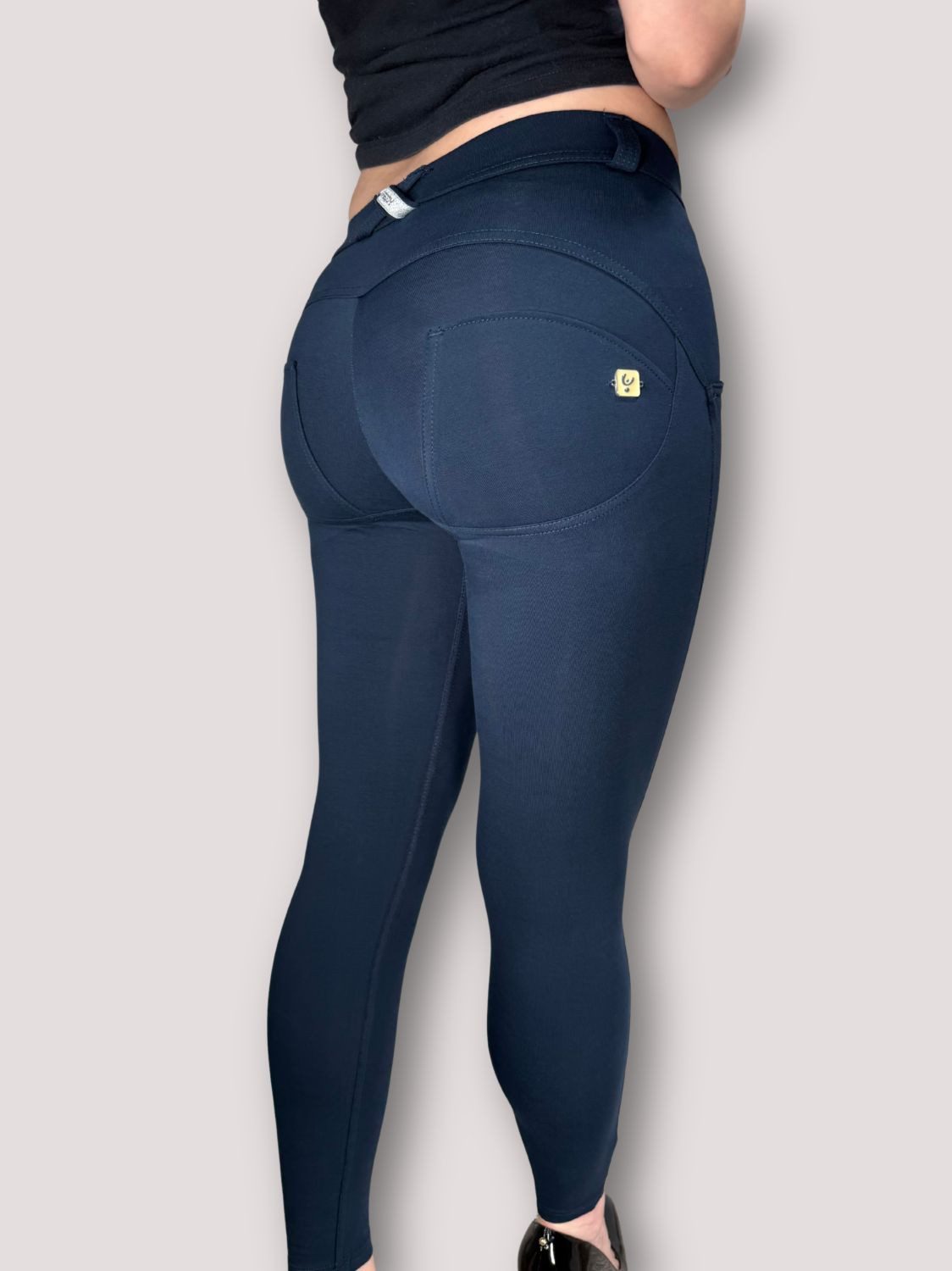 Freddy Yogaleggings Freddy WR. UP Push-Up Hose 7/8 Regular Waist Dunkelblau günstig online kaufen