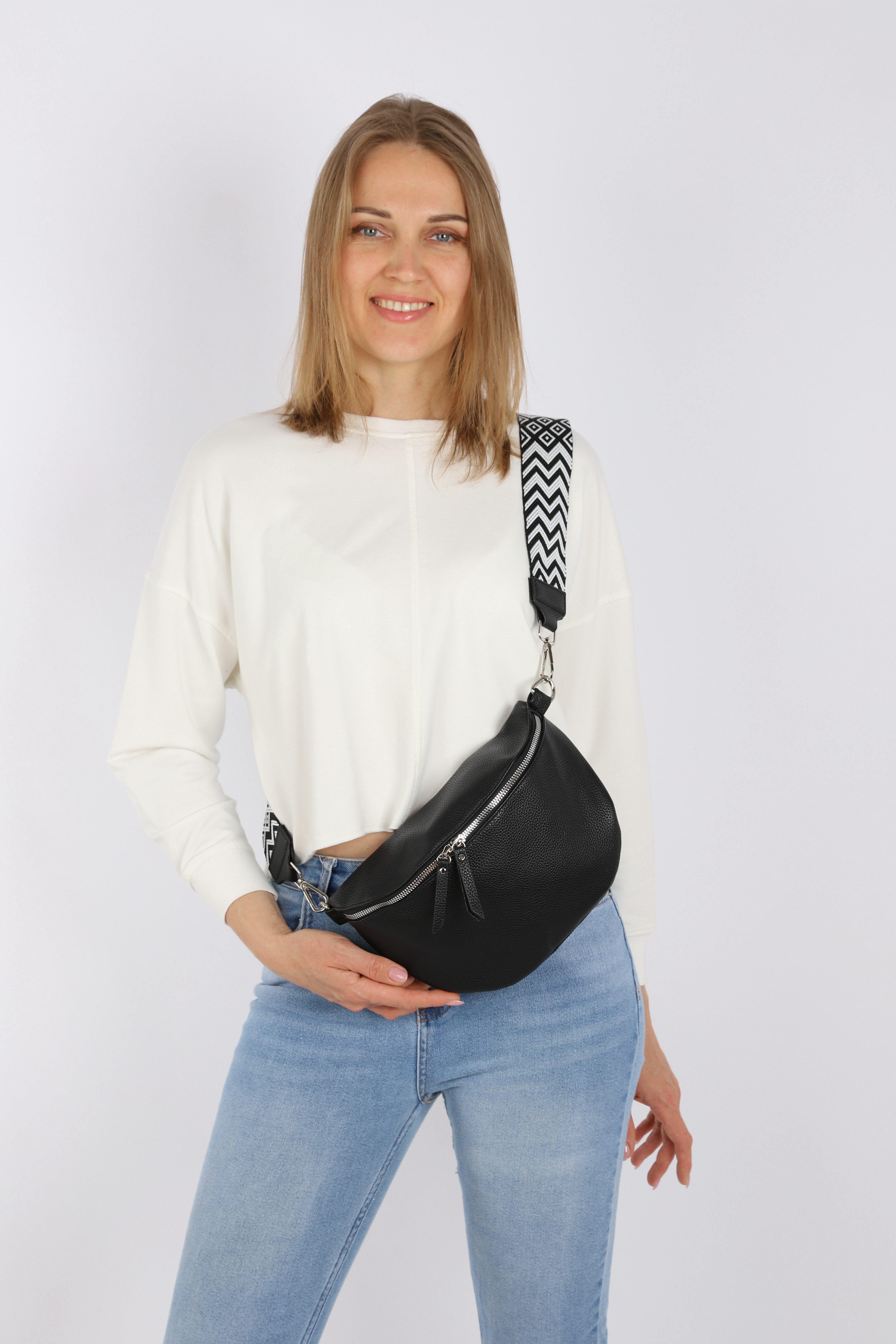 MIRROSI Bauchtasche Damen Taschen, Umhängetasche, Brusttasche, 26x18x9cm Veganes Leder (Schultertasche für jeden Anlass), Crossbody Bag, Bohemian gemusterten& v – Bild 3 von 3