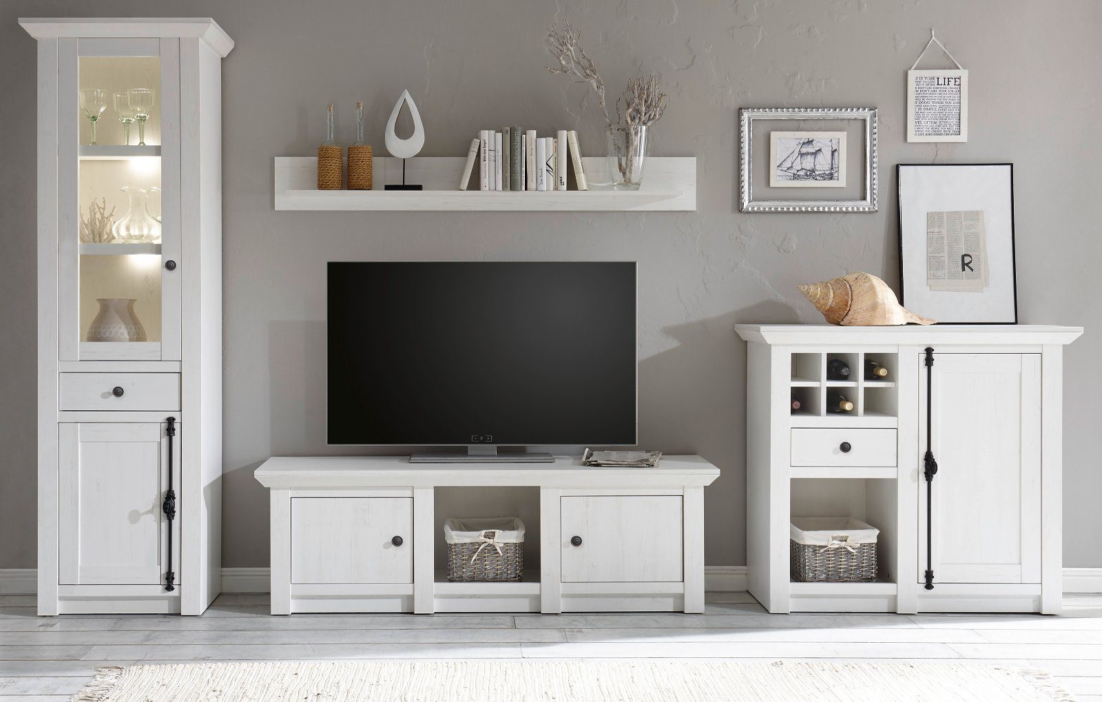 Furn.Design Wohnwand Hooge, (Schrankwand in Pinie weiß Landhaus, Set 4-teilig ca. 340 x 207 cm), mit Drehriegeln Antik