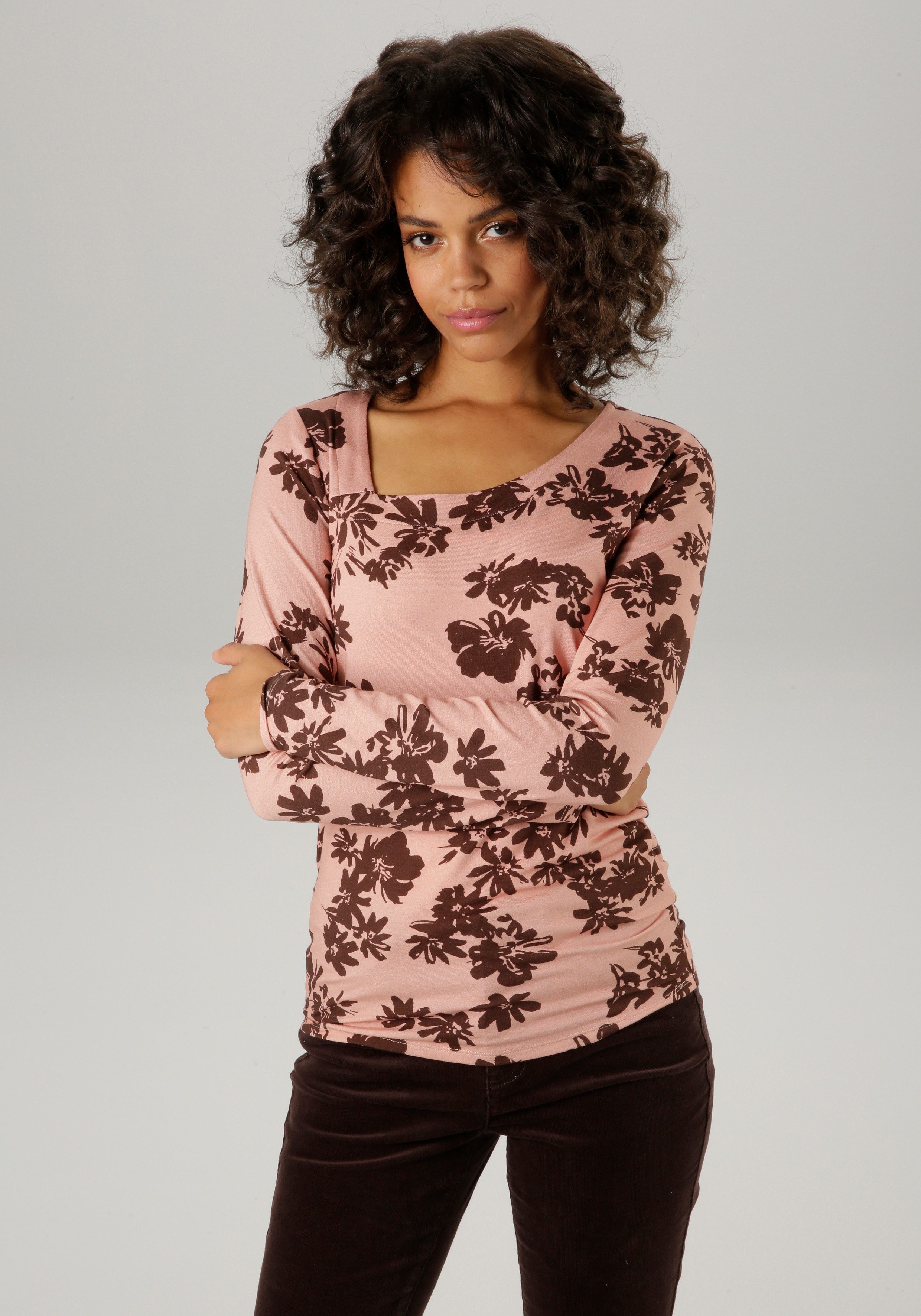 Aniston CASUAL Langarmshirt mit asymmetrischem Rundhals-Ausschnitt günstig online kaufen