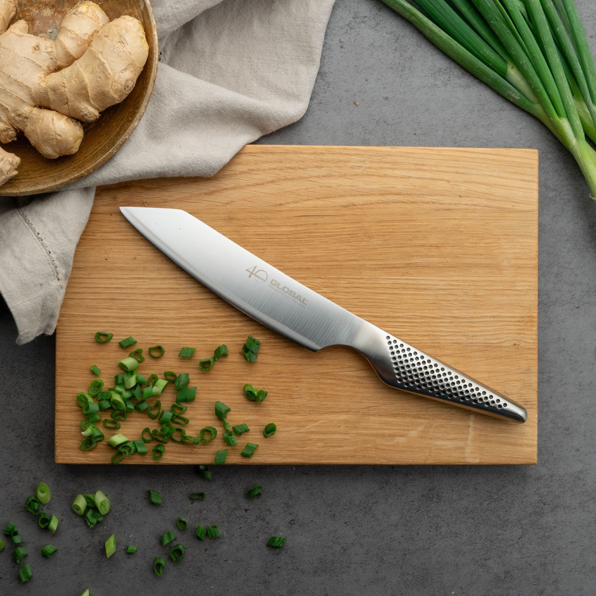GLOBAL Santokumesser GS-110/AB kleines Kiritsuke 15 cm - 40 Jahre Global Jubiläumsmesser