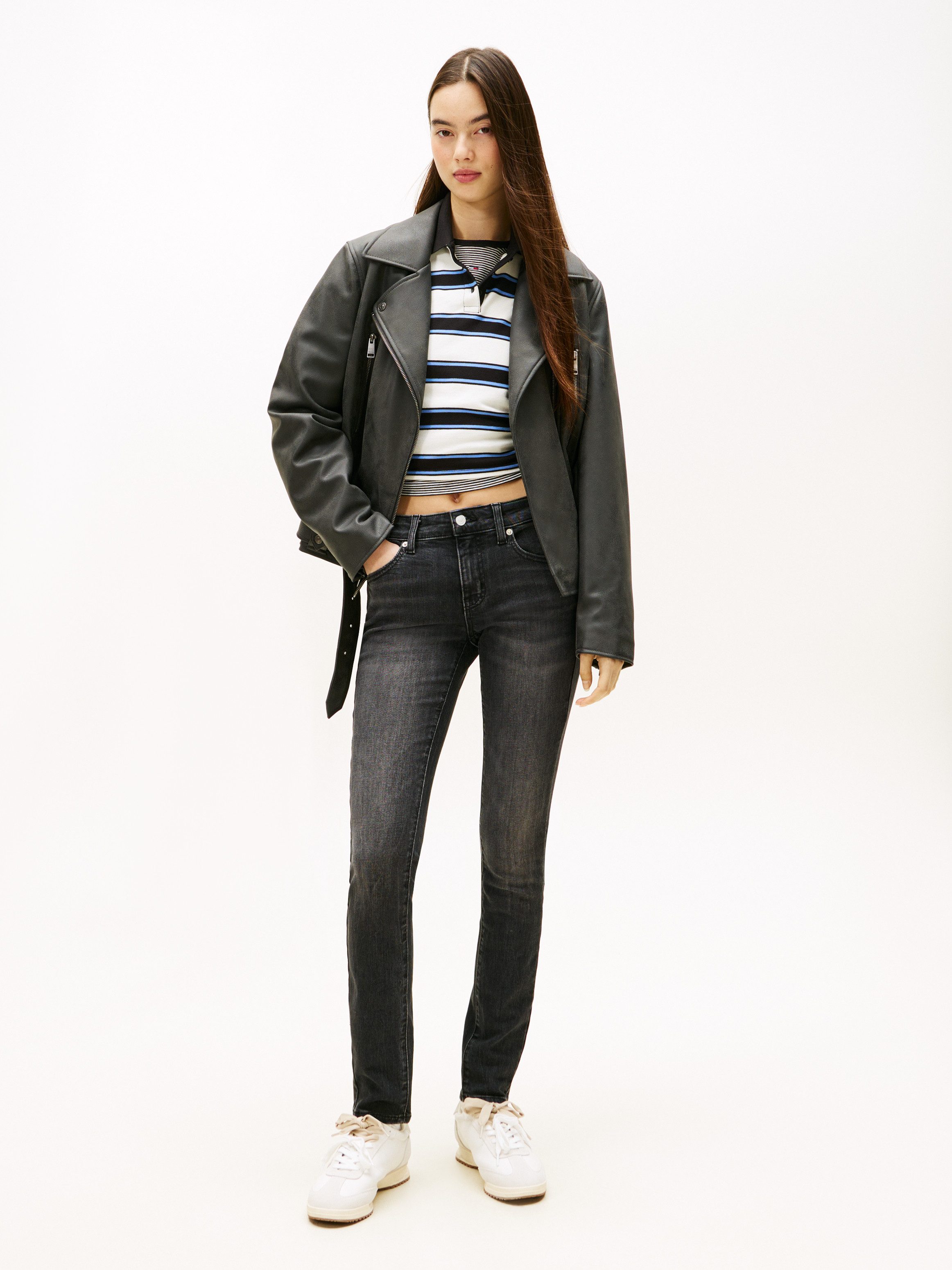 Tommy Jeans Skinny-fit-Jeans SOPHIE LW SKN mit Logo-Badge, in Knöchellänge