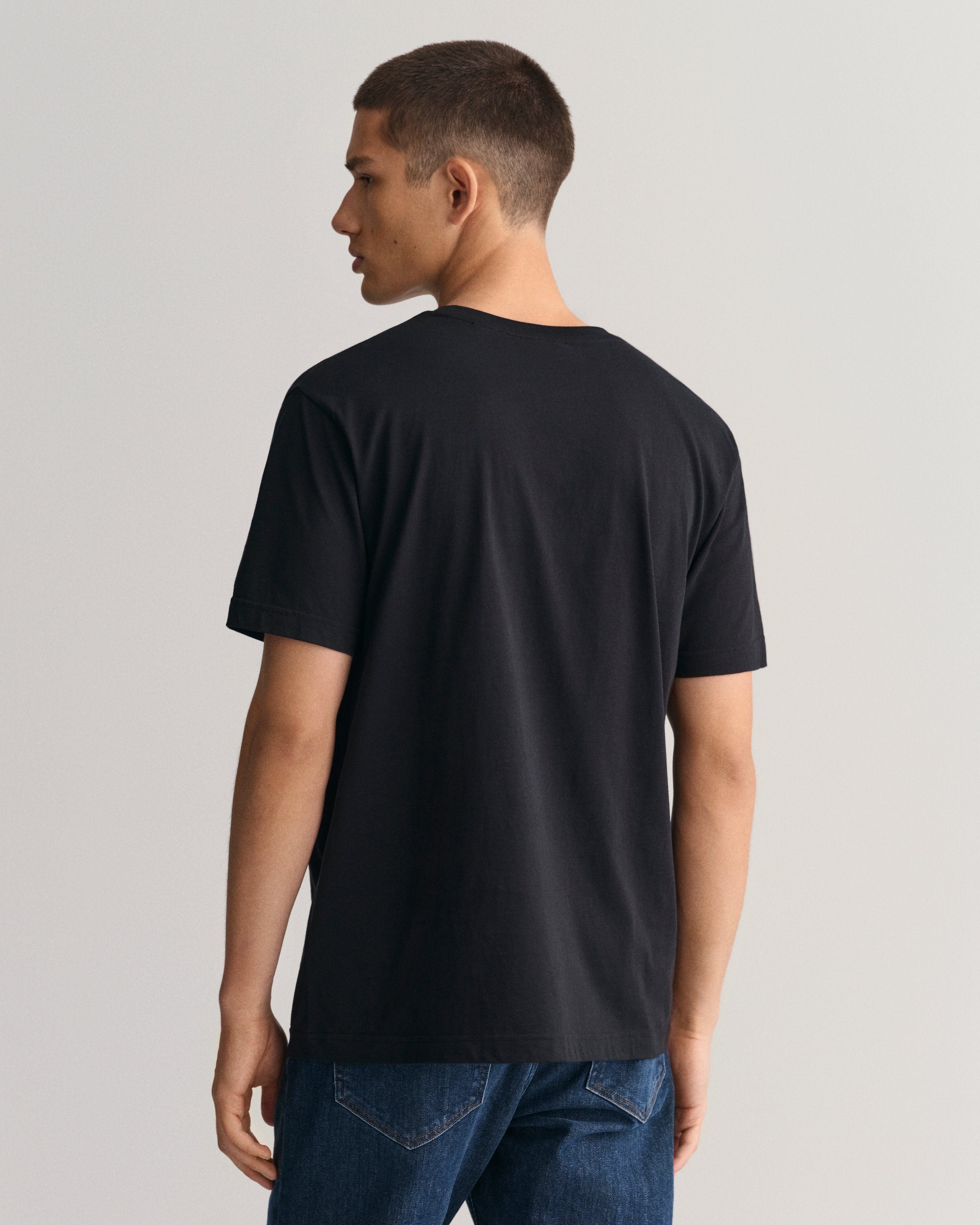 Gant T-Shirt REG mit SS Brust SHIELD BLACK Logodruck auf ARCHIVE der T-SHIRT