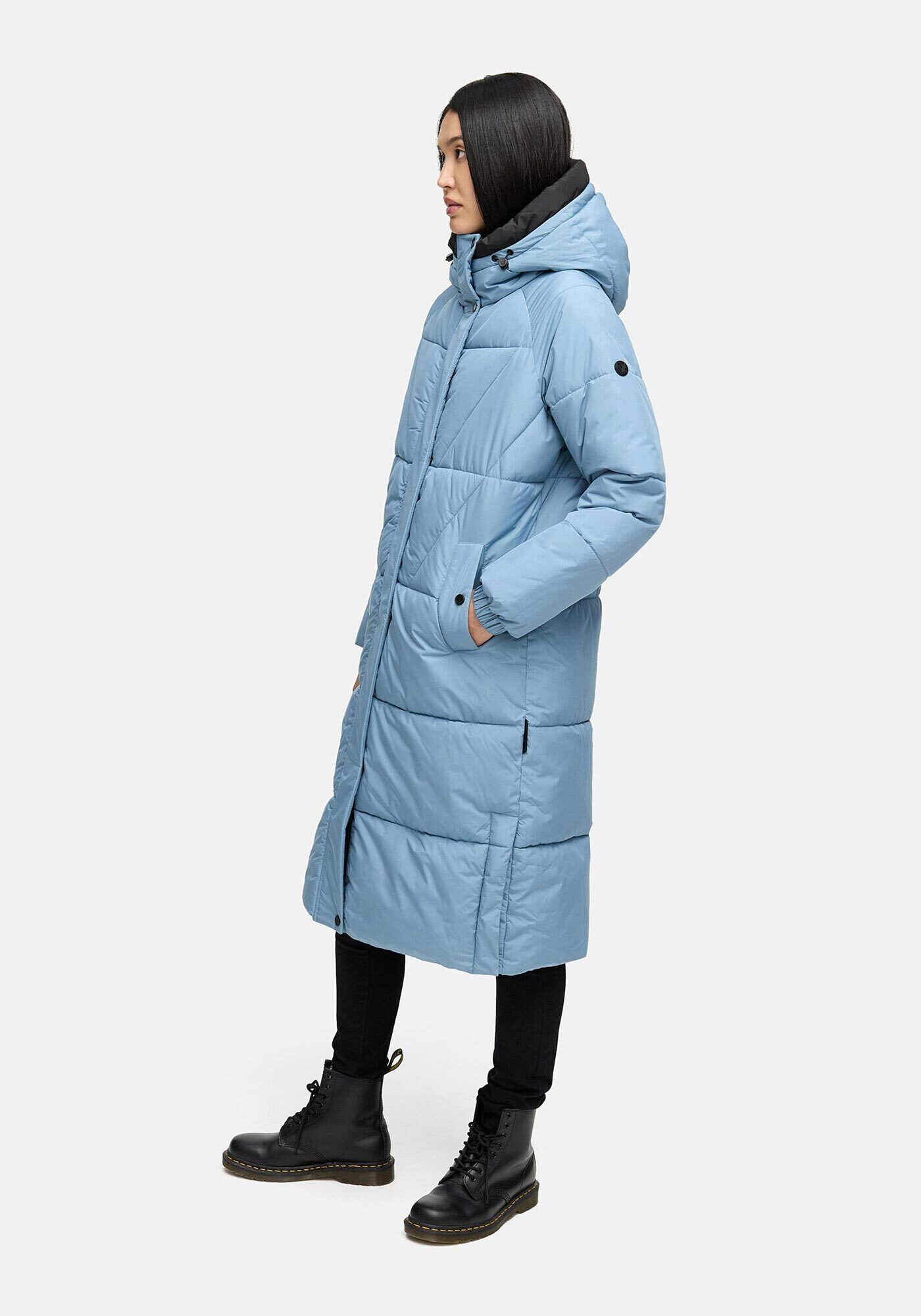 Marikoo Winterjacke Yaskaa mit praktischen Seitenschlitzen am unteren Saum